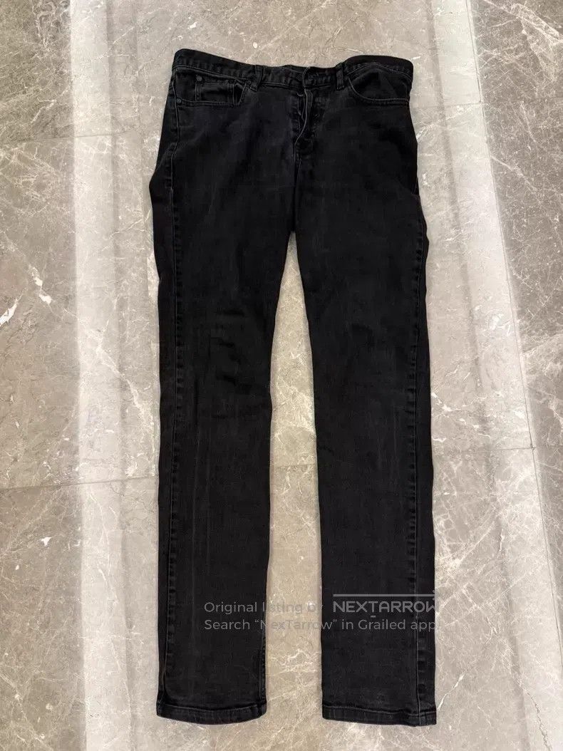 Givenchy Givenchy Iron Badge Slim Fit Jeans Size US 31 - 1 Thumbnail