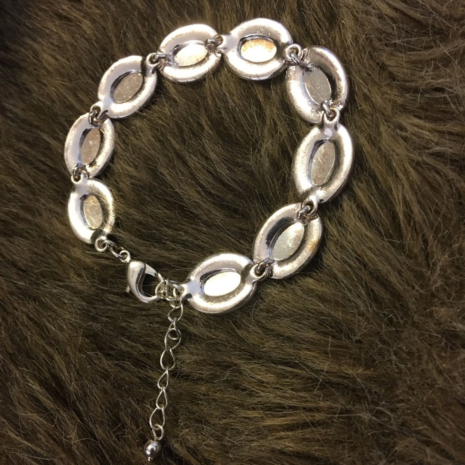 Jewelry Faceted oval green glass silver tone bracelet Size ONE SIZE - 6 Thumbnail