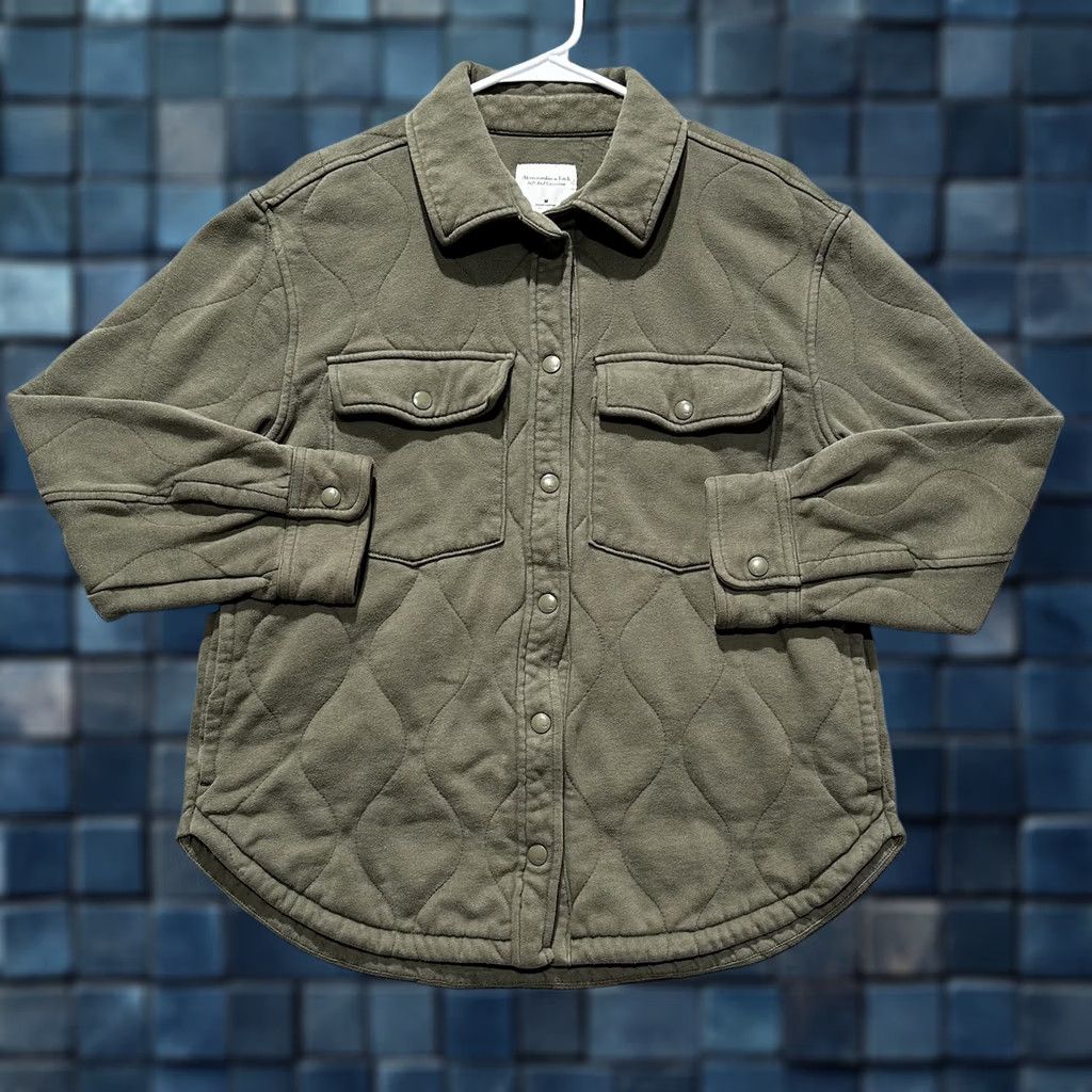 Abercrombie & Fitch Abercrombie & Fitch Shirt Womens M Military Green Quilted Shacket Snap EUC VINTAGE? Size M / US 6-8 / IT 42-44 - 1 Thumbnail