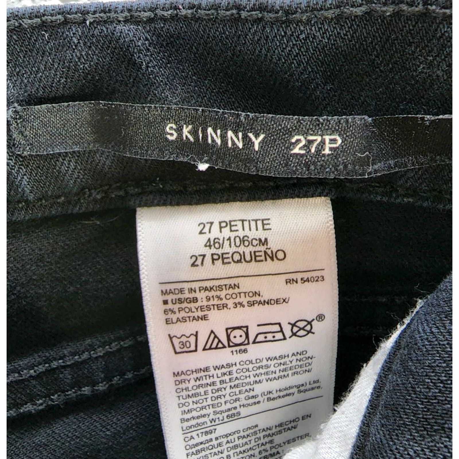 Banana Republic Banana Republic Jeans Cropped Denim Skinny Distressed 27P Faded Black Womens Petit Size/Color Revolving: Denim, Cotton Refine: 23 in Inseam Size 27" / US 4 / IT 40 - 7 Thumbnail