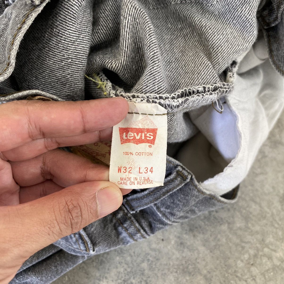 Levi's × Vintage Size 31x33.5 Vintage 1993 Levis 501 Ash Grey Jeans Size US 31 - 22 Thumbnail