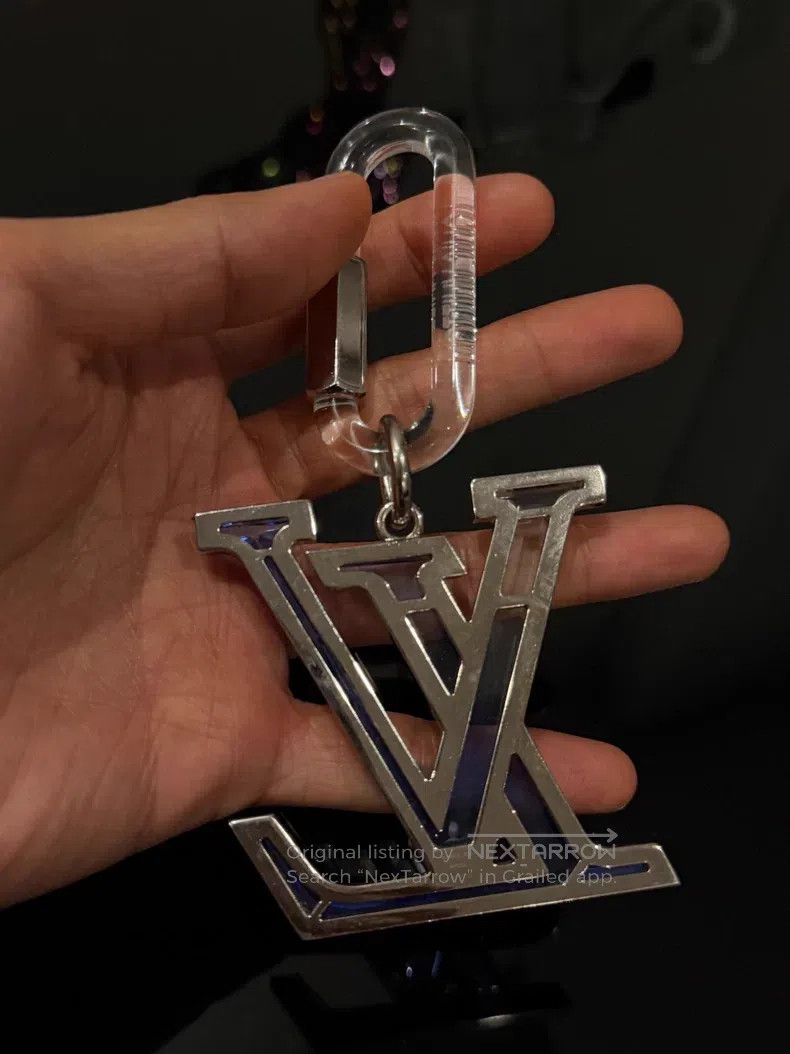 Louis Vuitton Louis Vuitton Blue Transparent Gradual Keychain Size ONE SIZE - 2 Thumbnail