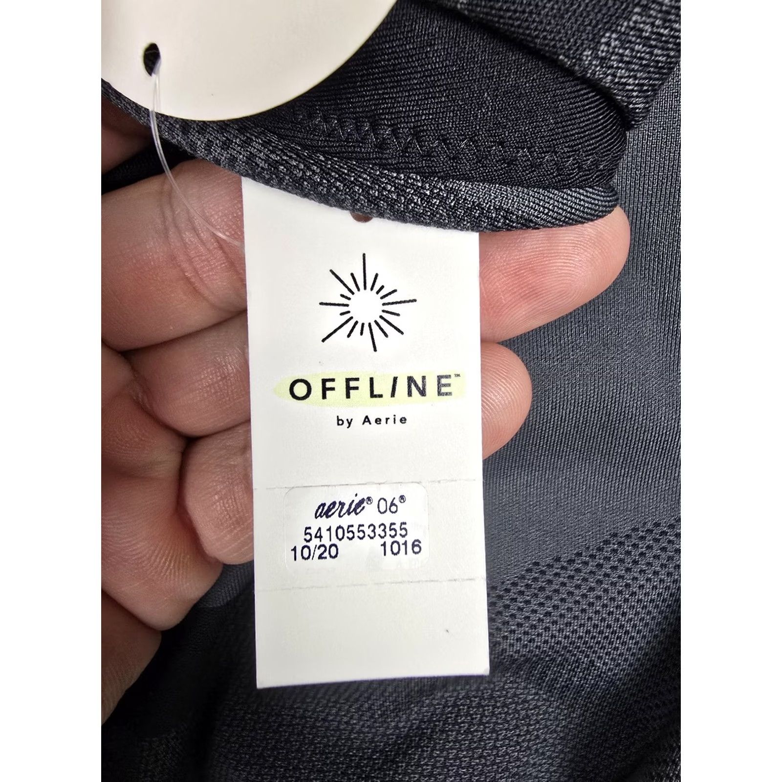 Vintage OFFLINE by Aerie Sports Bra Womens M Black Gray Camo Medium Support Yoga Size ONE SIZE - 6 Thumbnail