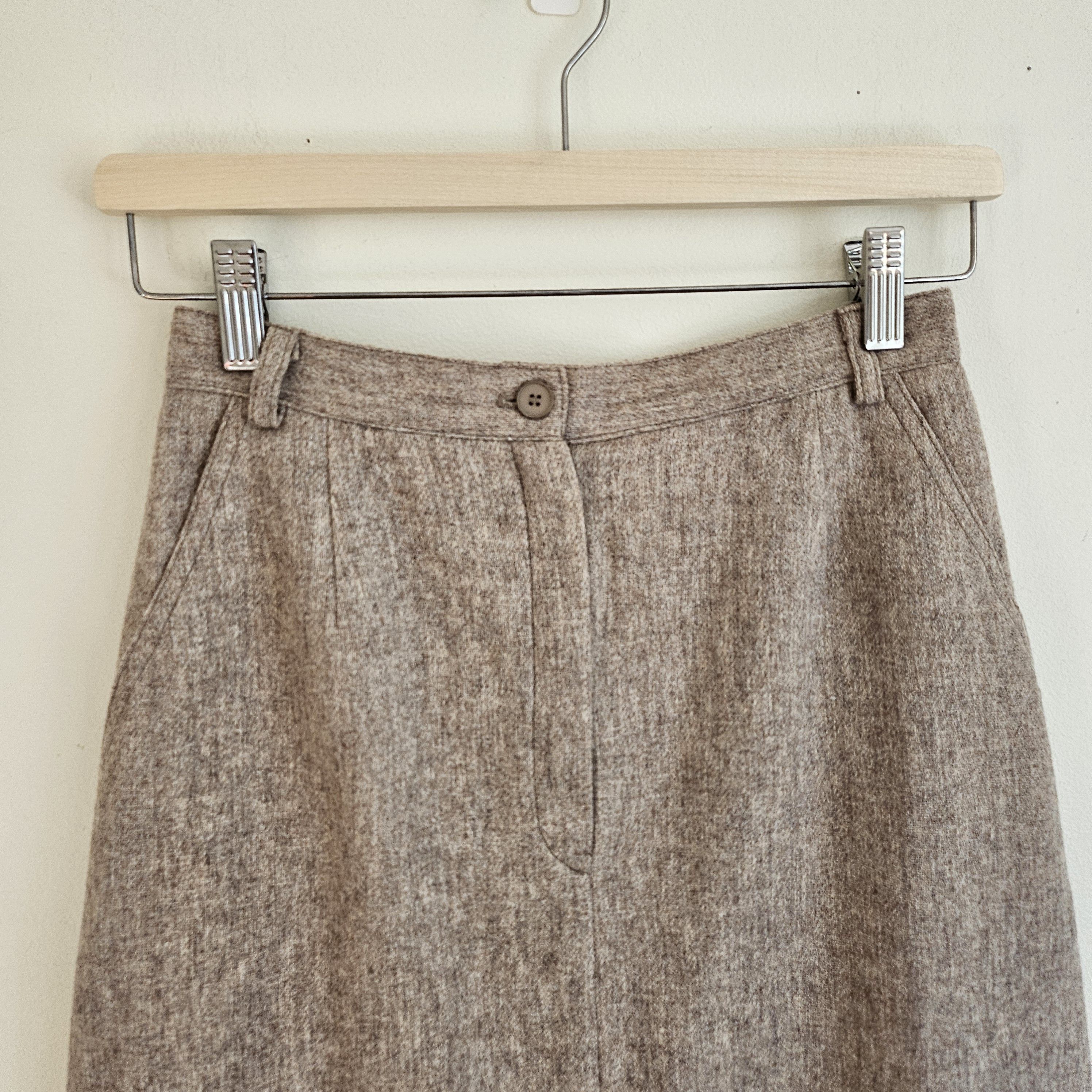 Vintage Women's 25" Vintage Classic Tailored Ivory Wool Skirt Size 25" / US 0 / IT 36 - 3 Thumbnail