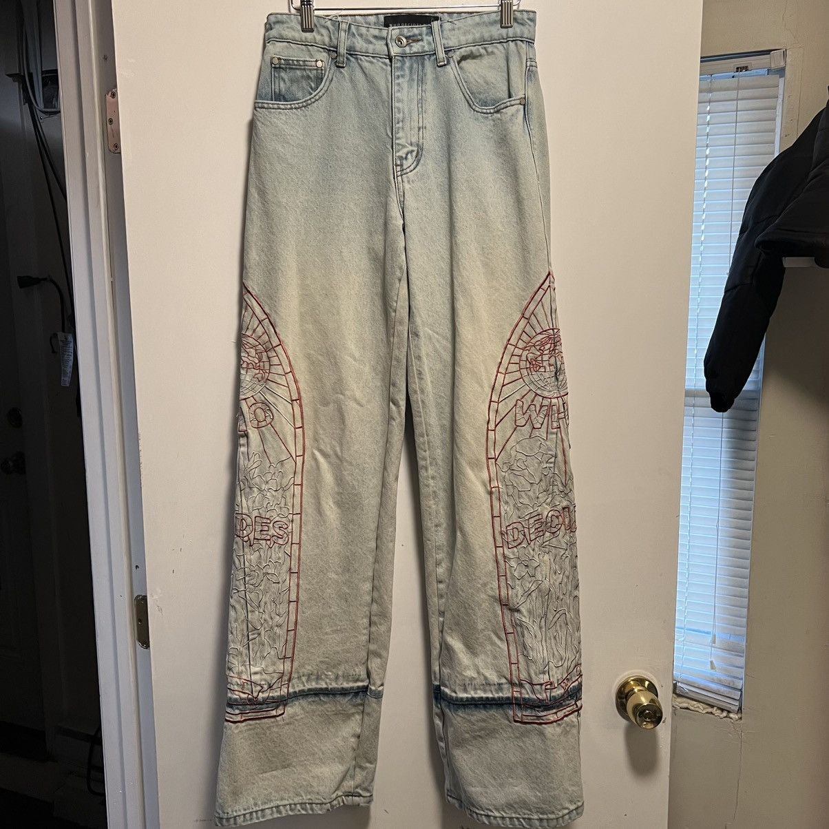 Who Decides War Who Decides War Extended Hem Embroidered Denim Size US 26 / EU 42 - 1 Thumbnail