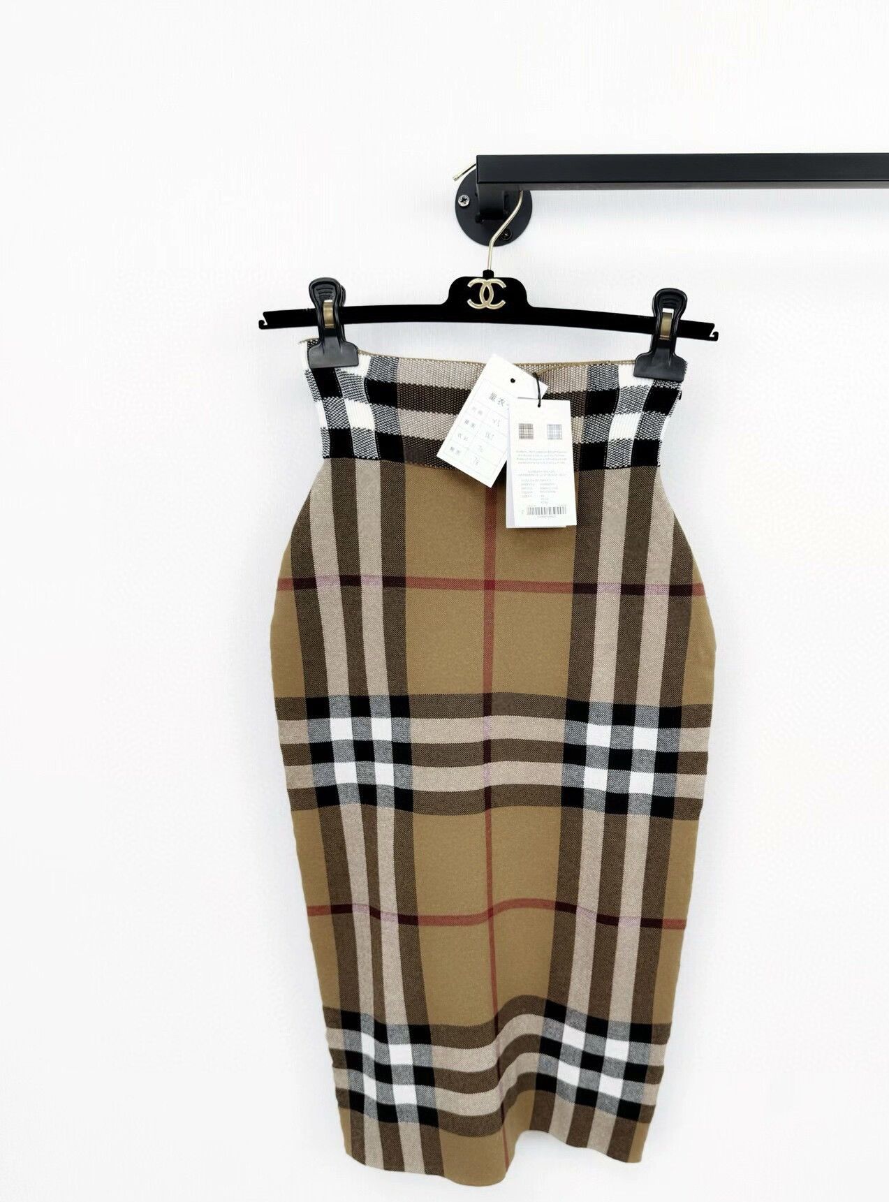 Burberry Brand new Burberry knitted skirt with tag Size XS / US 0-2 / IT 36-38 - 1 Thumbnail