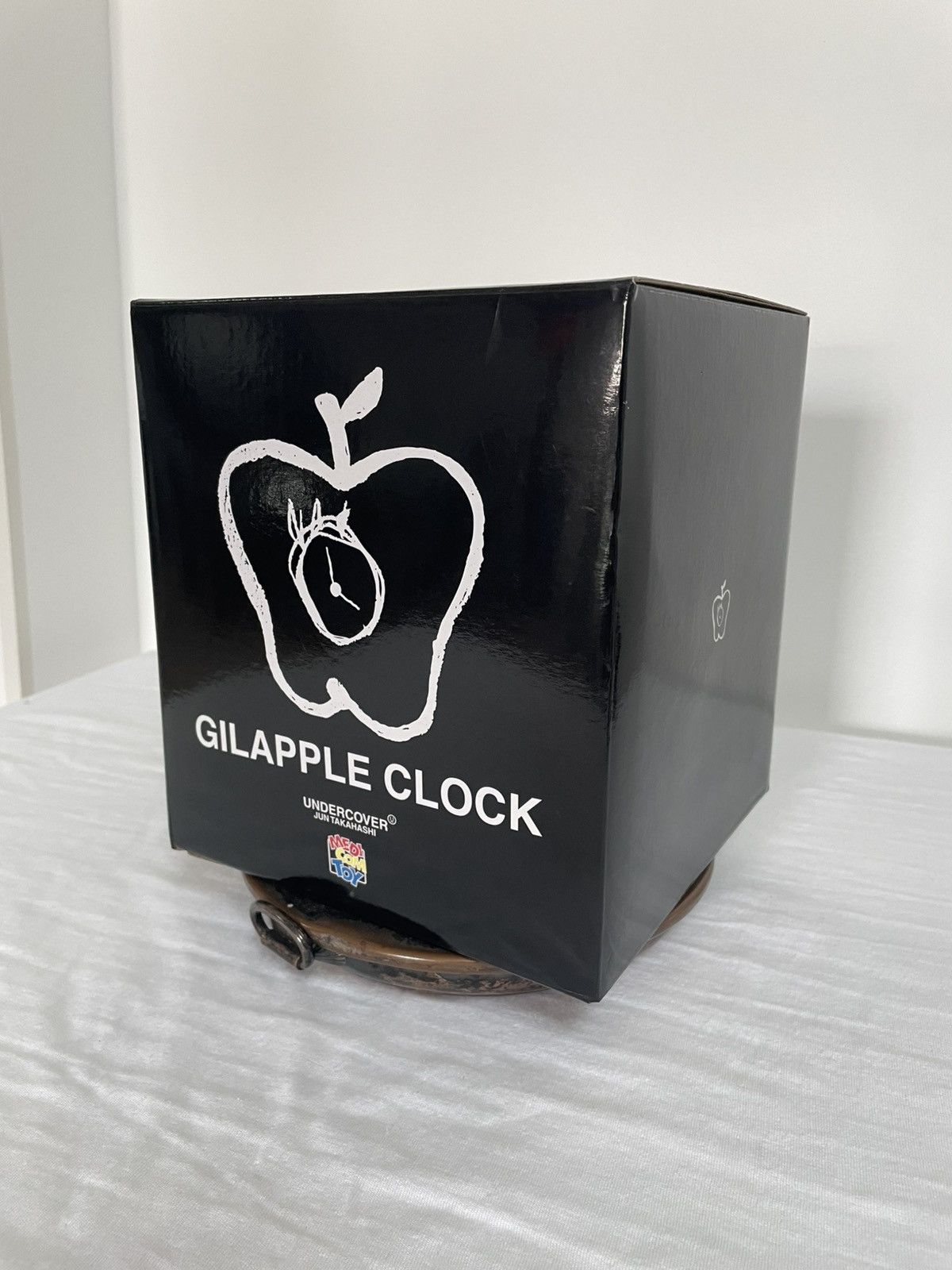 Medicom Toy × Undercover Black Gilapple Clock - Undercover x Medicom Toy Size ONE SIZE - 1 Thumbnail