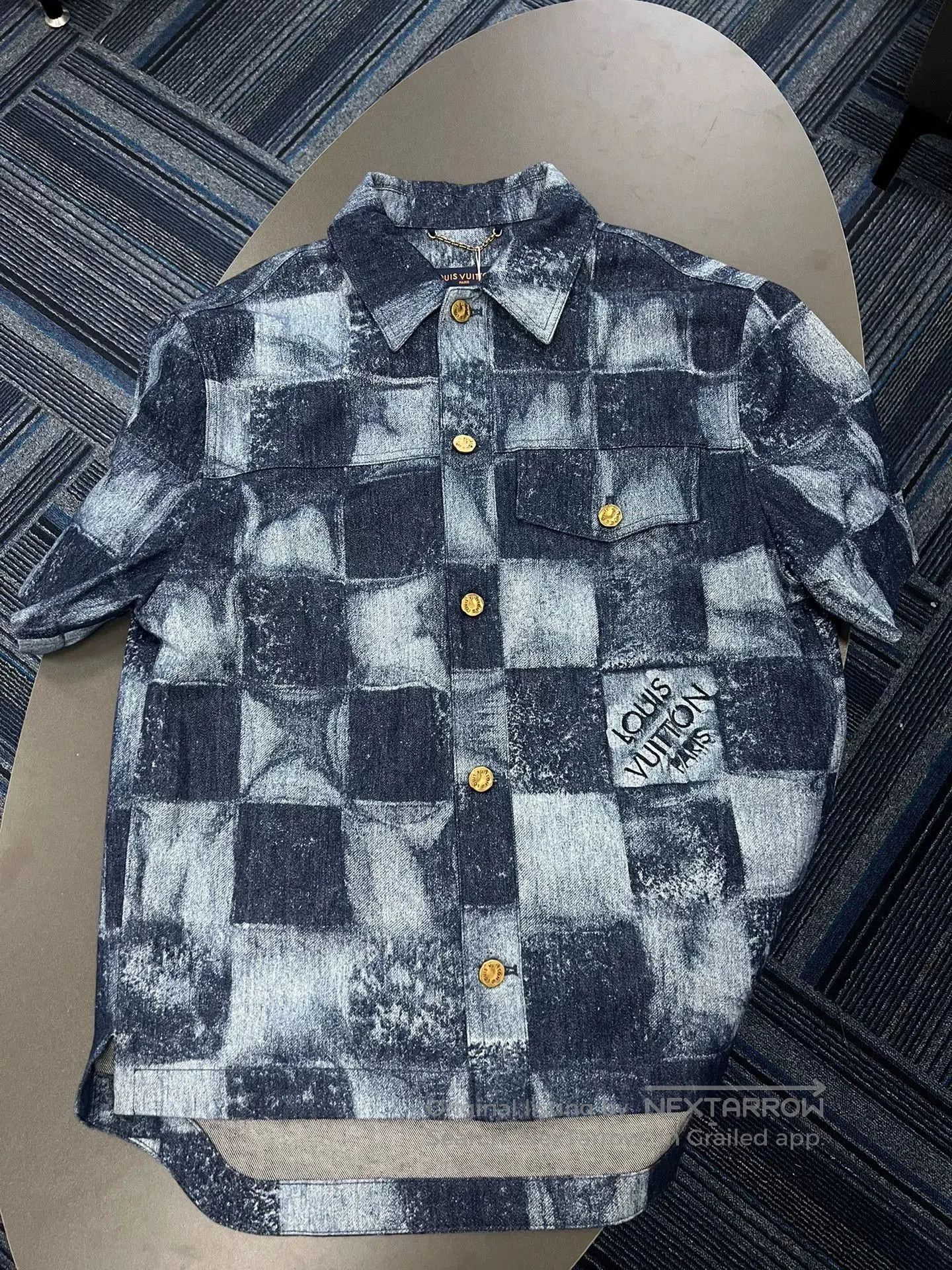 lv checker short sleeve denim shirt.