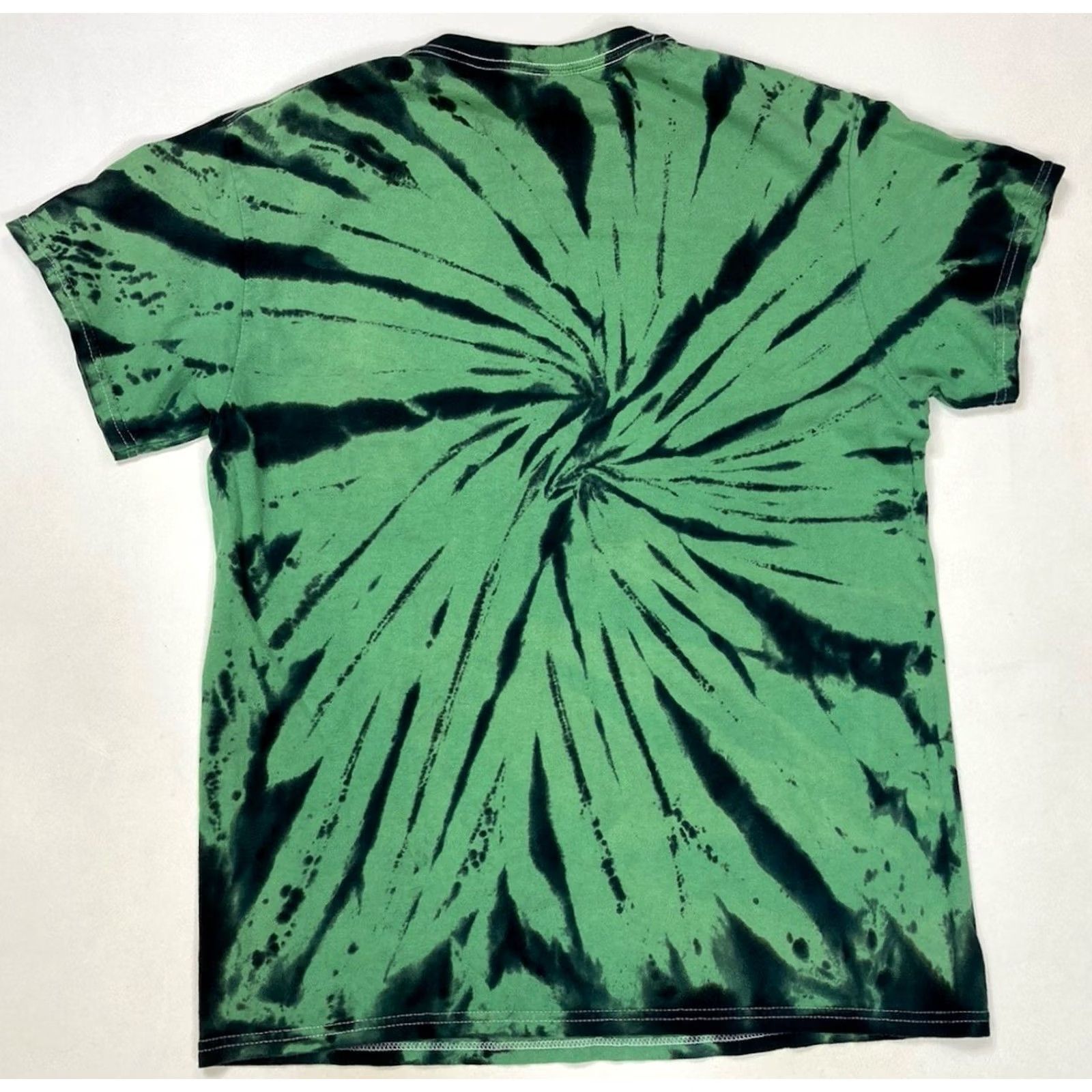 Vintage Zombie Makeout Club Graphic Print T-Shirt Men Medium Green Tie Dye Graphic Print Crew Neck Short Sleeve Anime Logo All Seasons - Mens Size US M / EU 48-50 / 2 - 3 Thumbnail