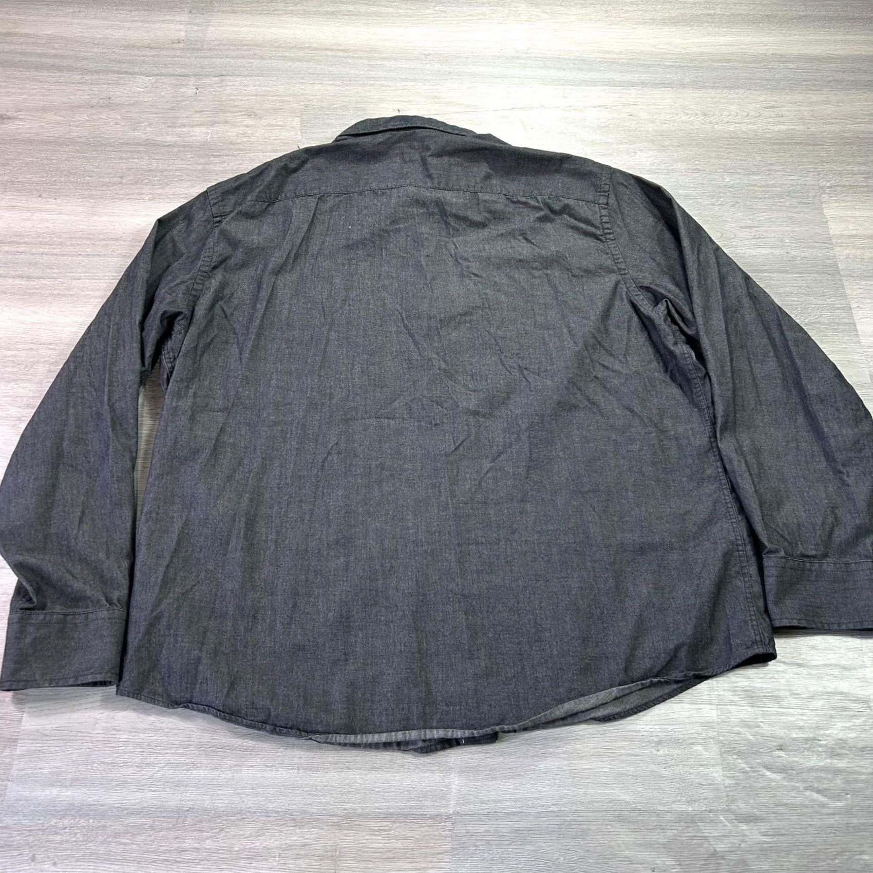 UNTUCKit UNTUCKit Shirt Mens 2XL Gray Chambray Cotton Button Up Long Sleeve Casual Size US XXL / EU 58 / 5 - 2 Thumbnail