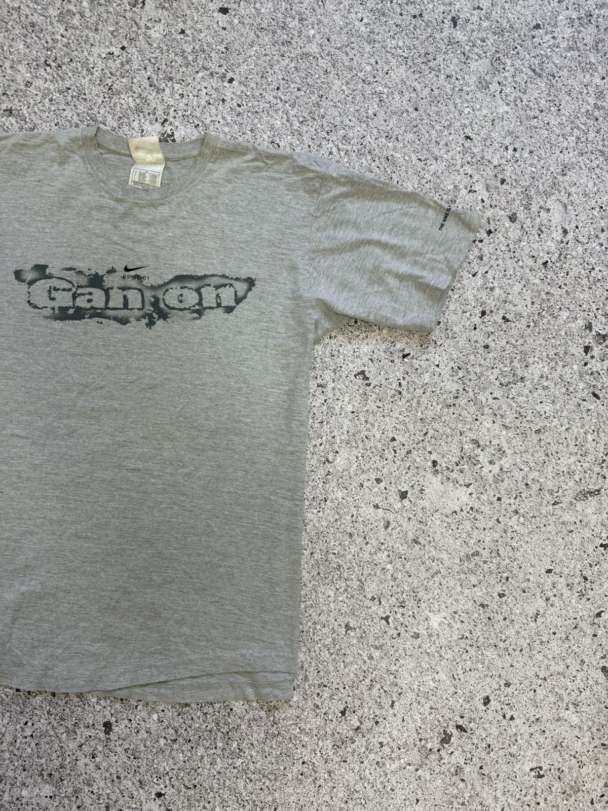 Nike × Vintage Vintage 2001 Nike Gan On Marathon Race Running T-shirt Size US L / EU 52-54 / 3 - 5 Thumbnail