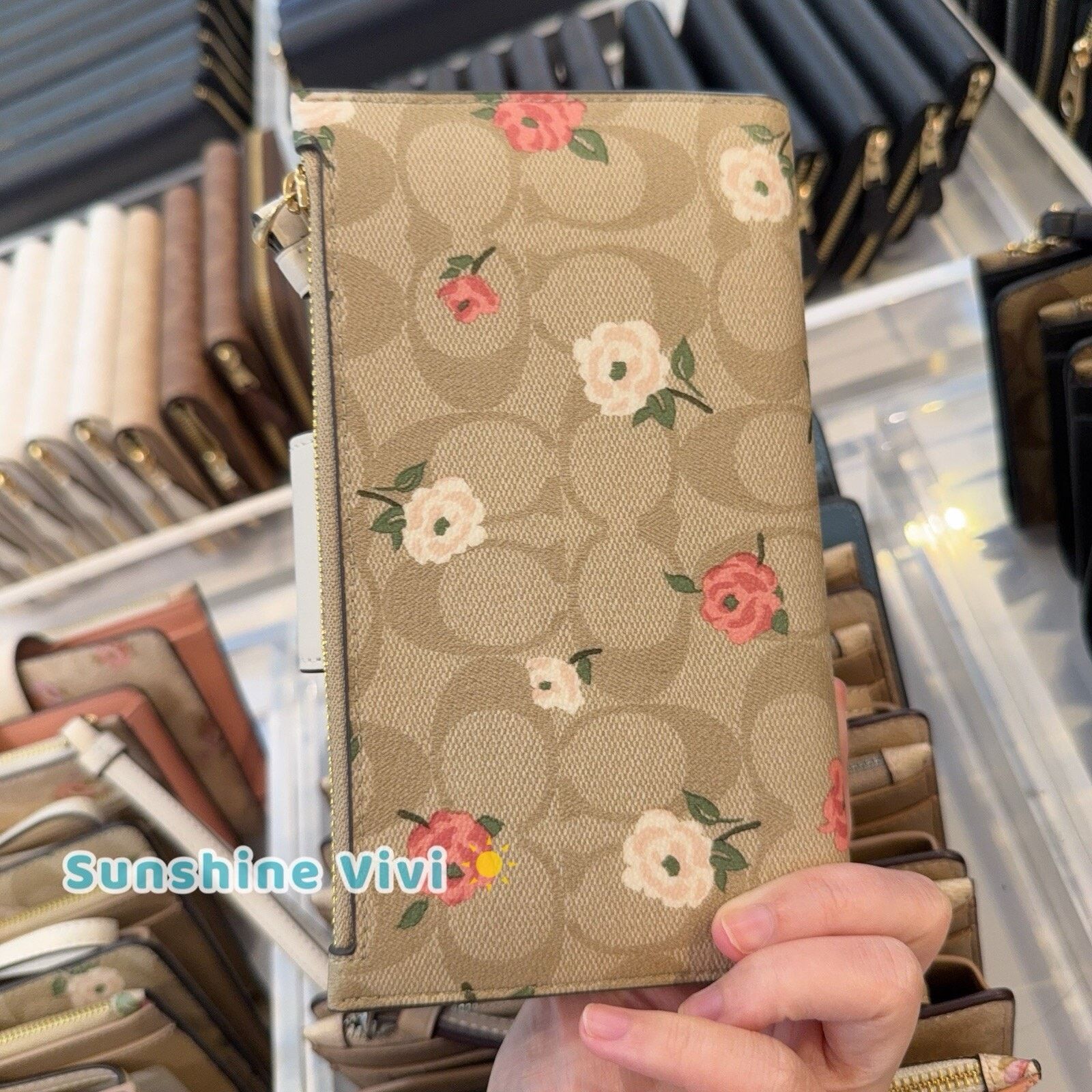 Coach NWT Coach tech Phone Wallet Floral Light Khaki ChalkCR967 Size ONE SIZE - 2 Thumbnail