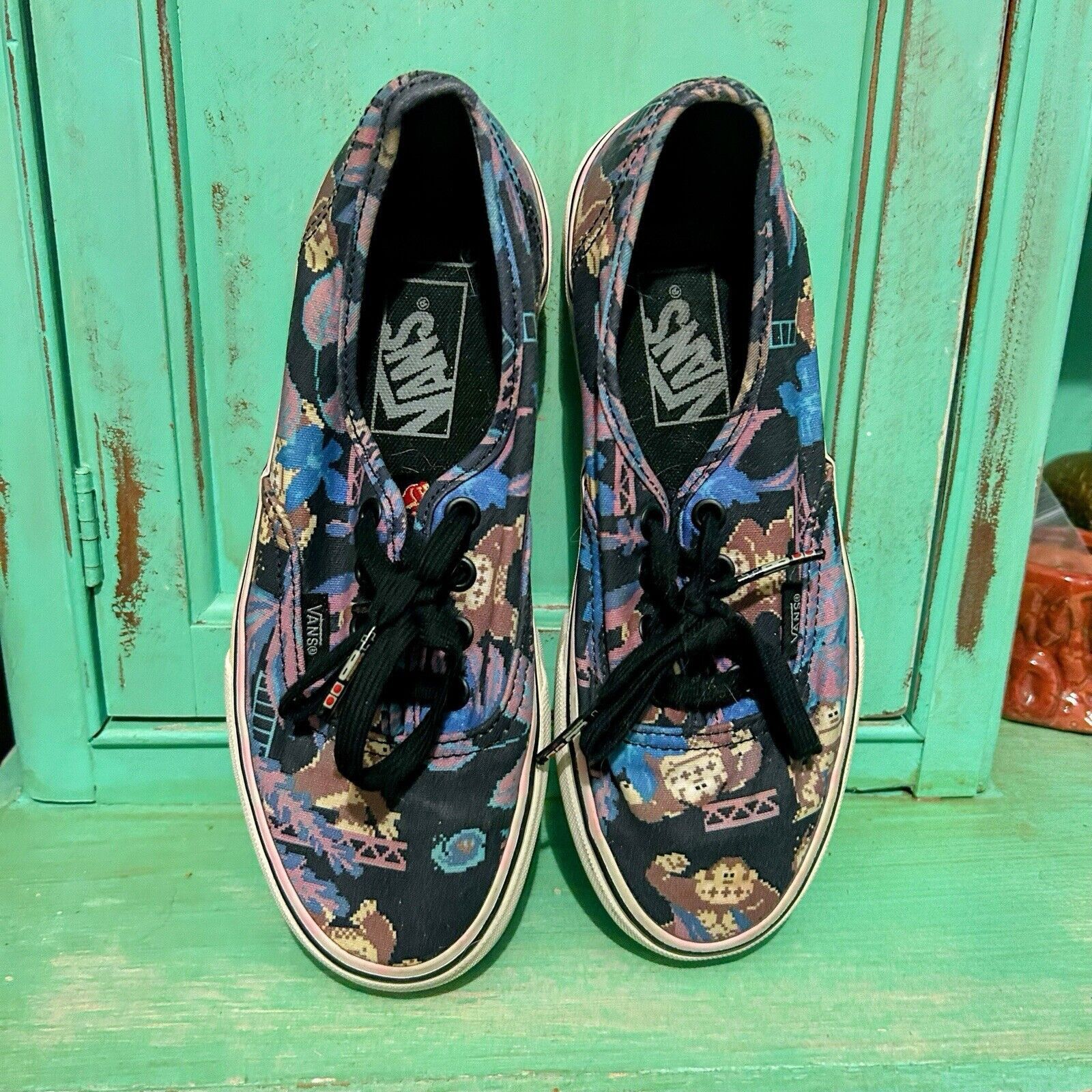 Vans VANS X Nintendo Donkey Kong Sneakers Men’s 5 Women’s 6.5 Size US 5 / EU 37 - 2 Thumbnail