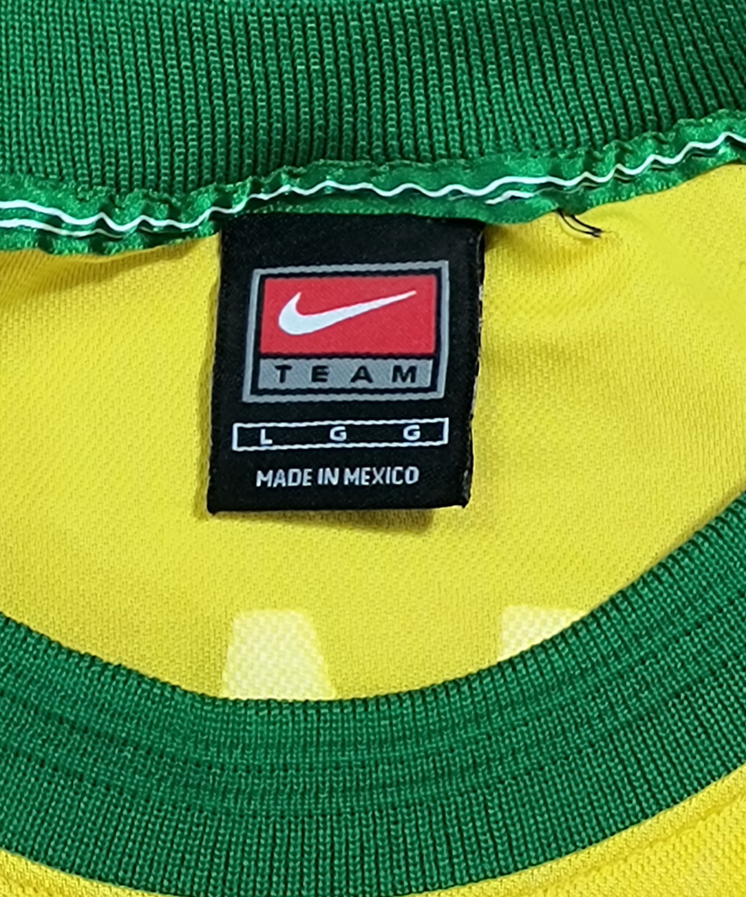 Nike Vintage Nike Ronaldo R9 World Cup 1998 training jersey Size US L / EU 52-54 / 3 - 4 Thumbnail