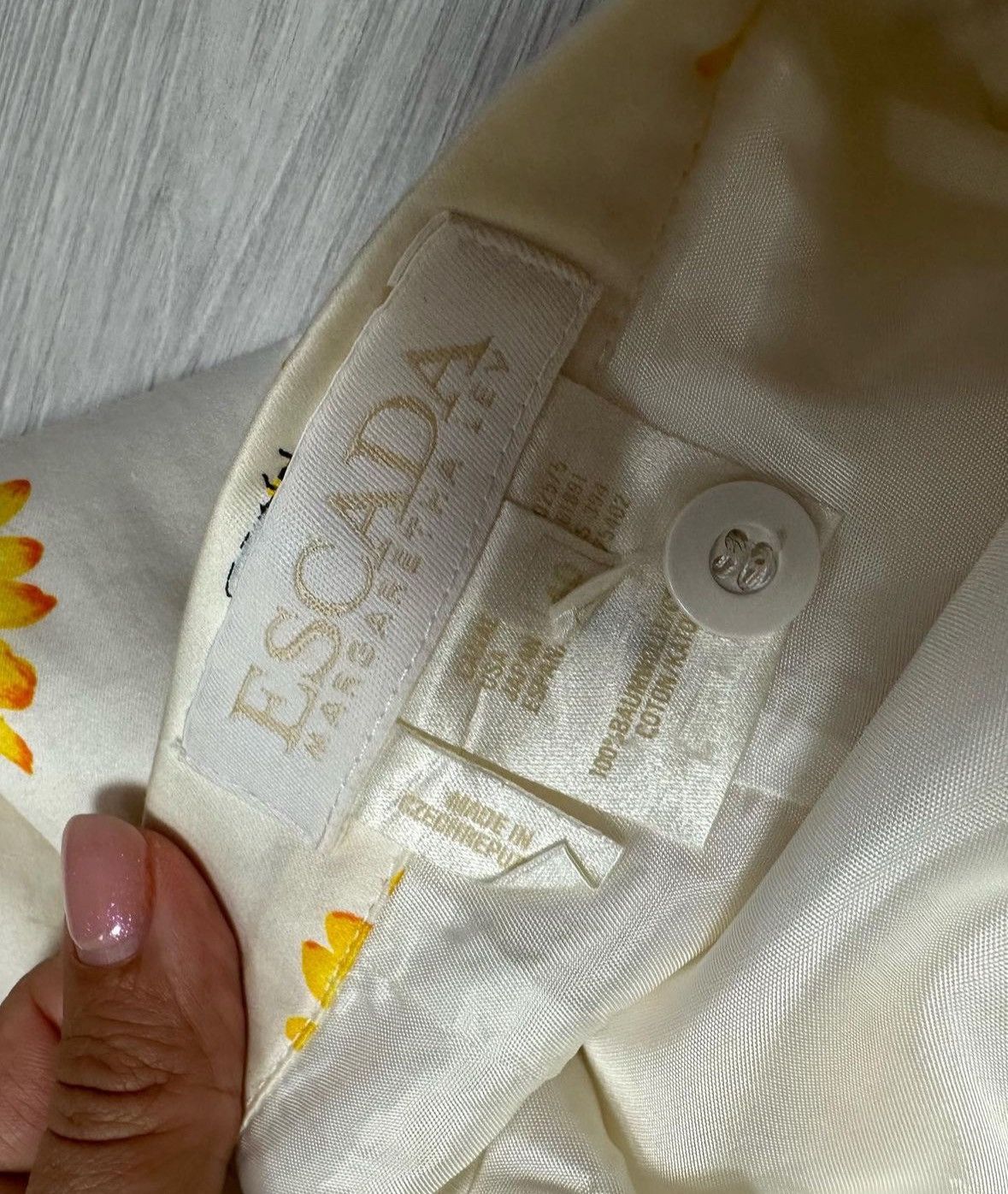 Escada × Vintage Escada Margaretha Ley Flowers And Bees motif Skirt Size 27" / US 4 / IT 40 - 5 Thumbnail