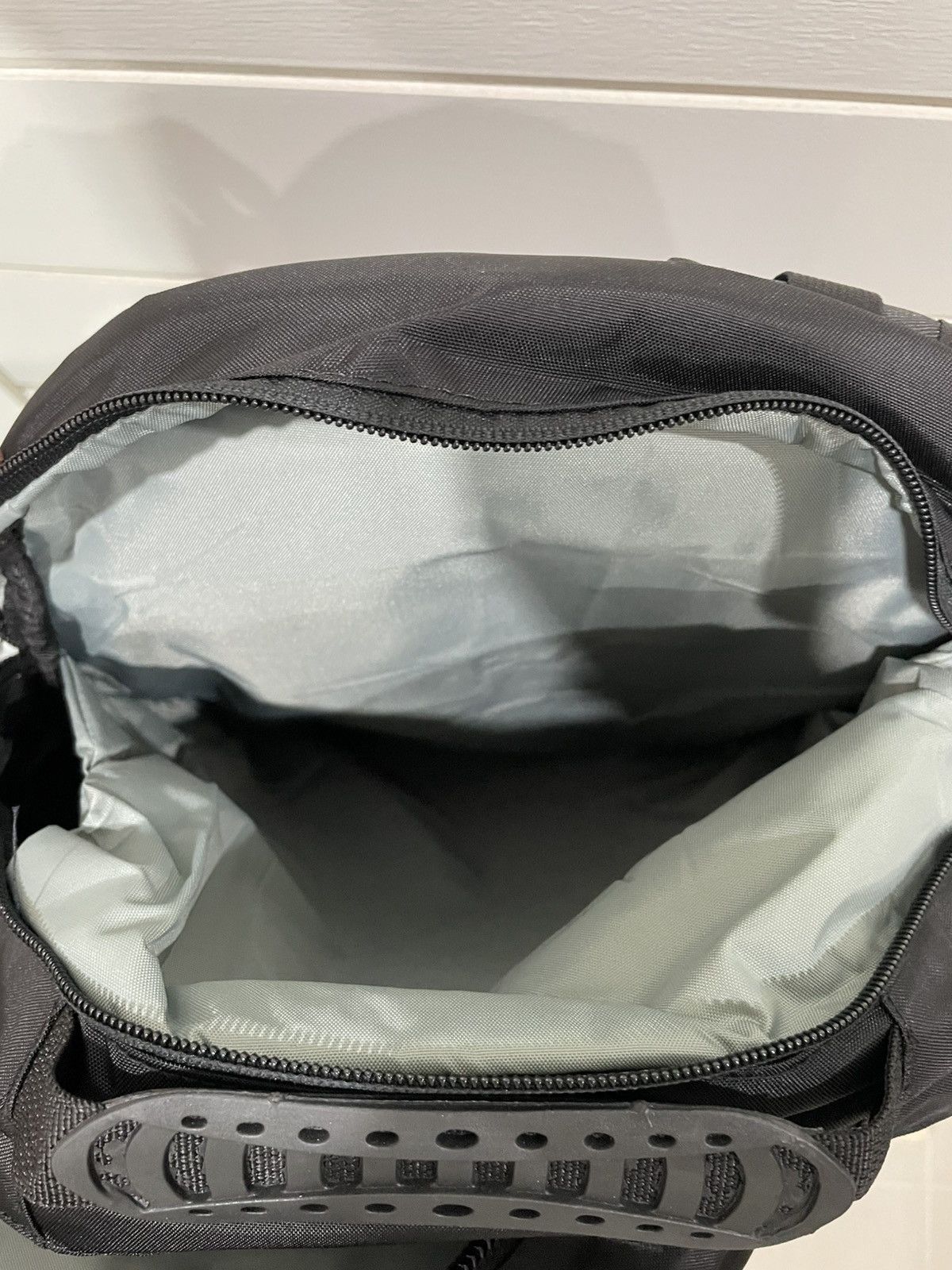 The North Face The North Face Surge 30L Backpack Size ONE SIZE - 12 Thumbnail