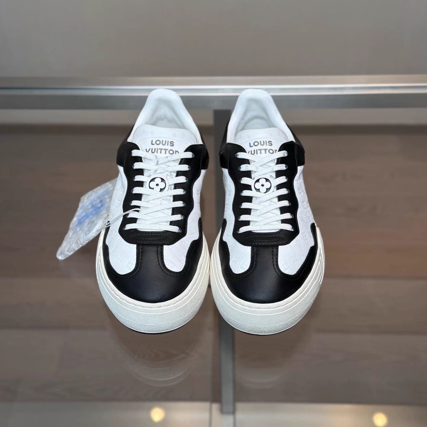 Louis Vuitton LV GROOVY PLATFORM B/W Monogram embossed sneakers 37.5 98 Size US 7 / IT 37 - 2 Thumbnail
