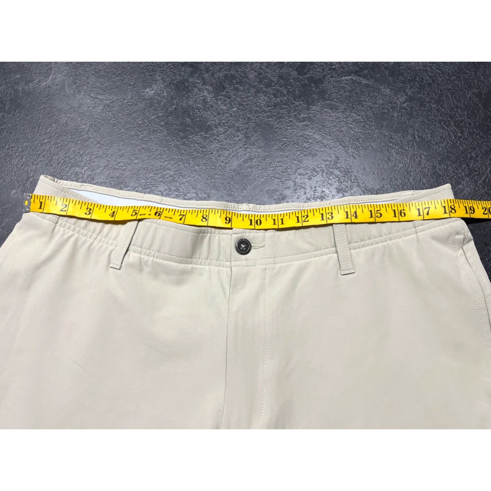 Under Armour Under Armour Pants Mens 38x32 Cream Beige Golf Performance Lightweight Stretch Straight Leg Regular Size US 38 / EU 54 - 4 Thumbnail