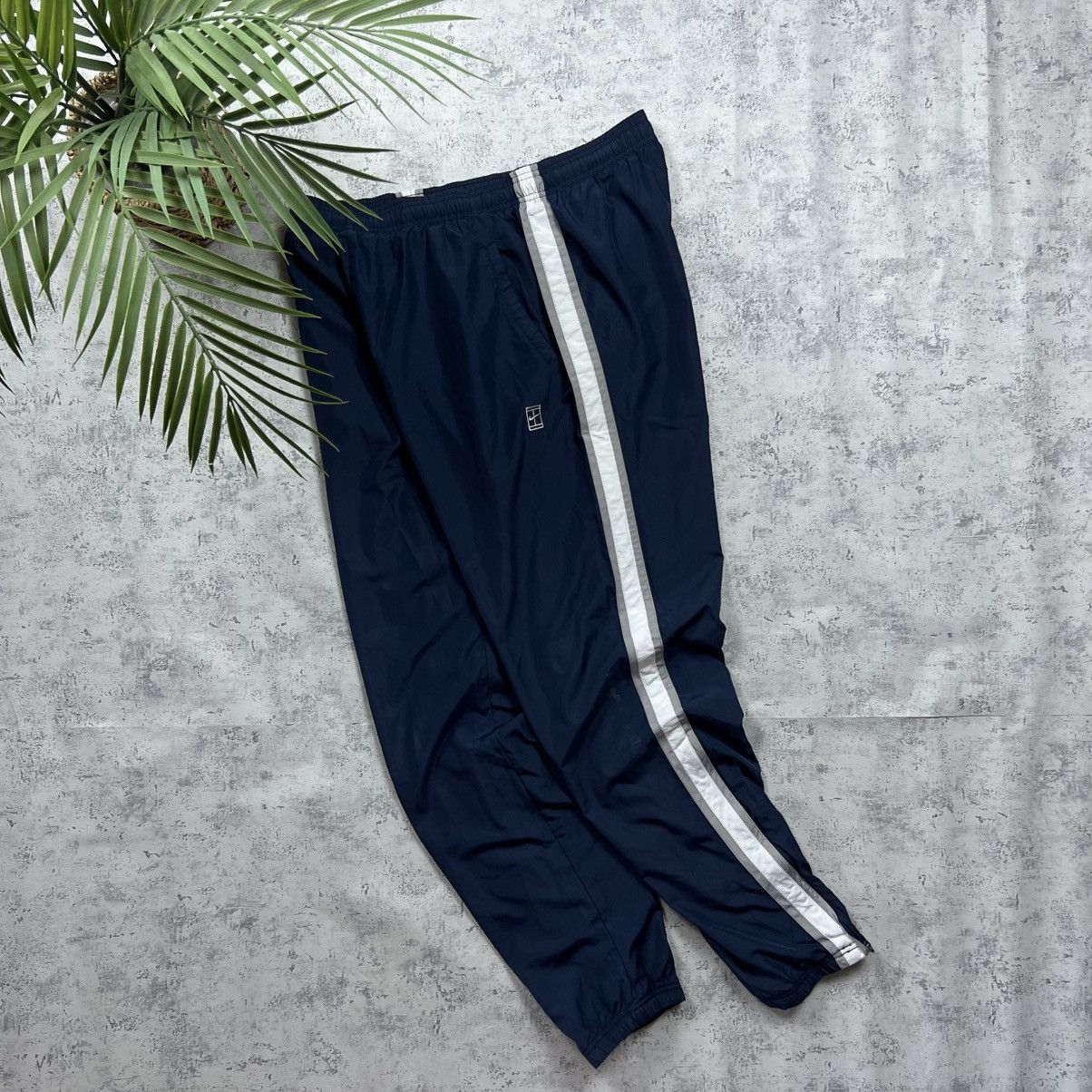 Nike 00s NIKE RETRO LOGO VINTAGE Y2K PARACHUTE GORPCORE PANTS Size US 32 / EU 48 - 2 Thumbnail