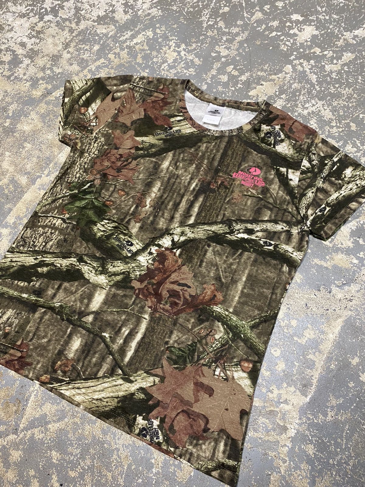 Realtree × Vintage Vintage Mossy Oak Break Up Camo Women’s Camo Tshirt Size L / US 10 / IT 46 - 5 Thumbnail