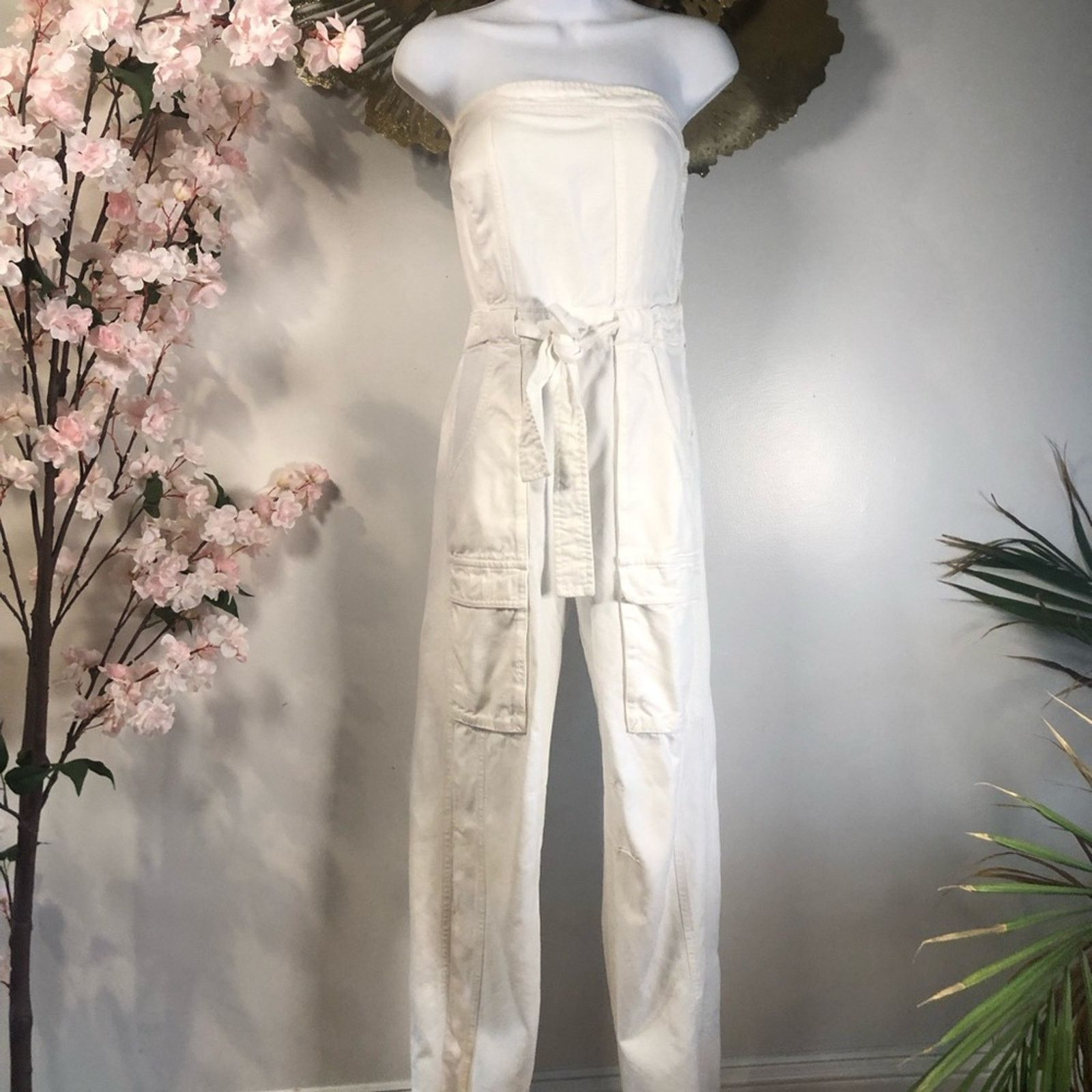 Free People Cargo Strapless white Romper belted Free people. Size 26" / US 2 / IT 38 - 1 Thumbnail