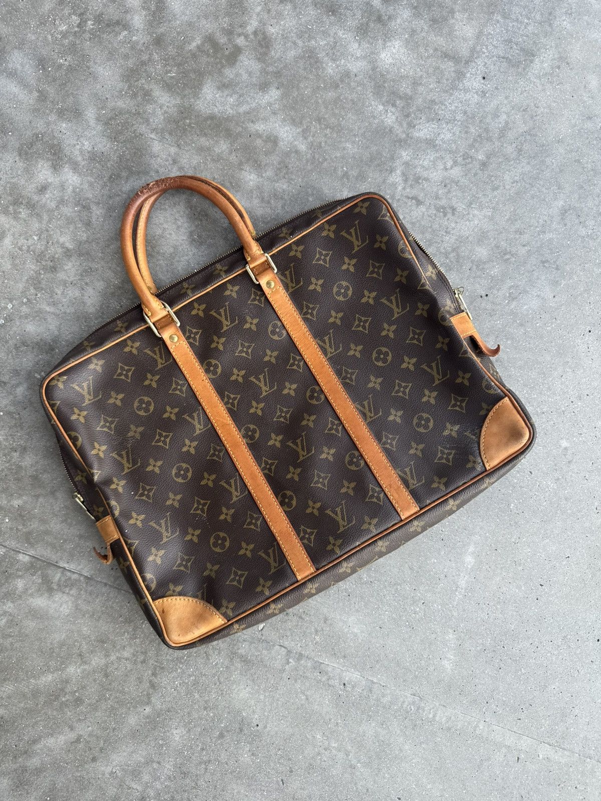 Louis Vuitton Louis Vuitton Monogram Designer Porte Documents Voyage Bag Size ONE SIZE - 1 Thumbnail