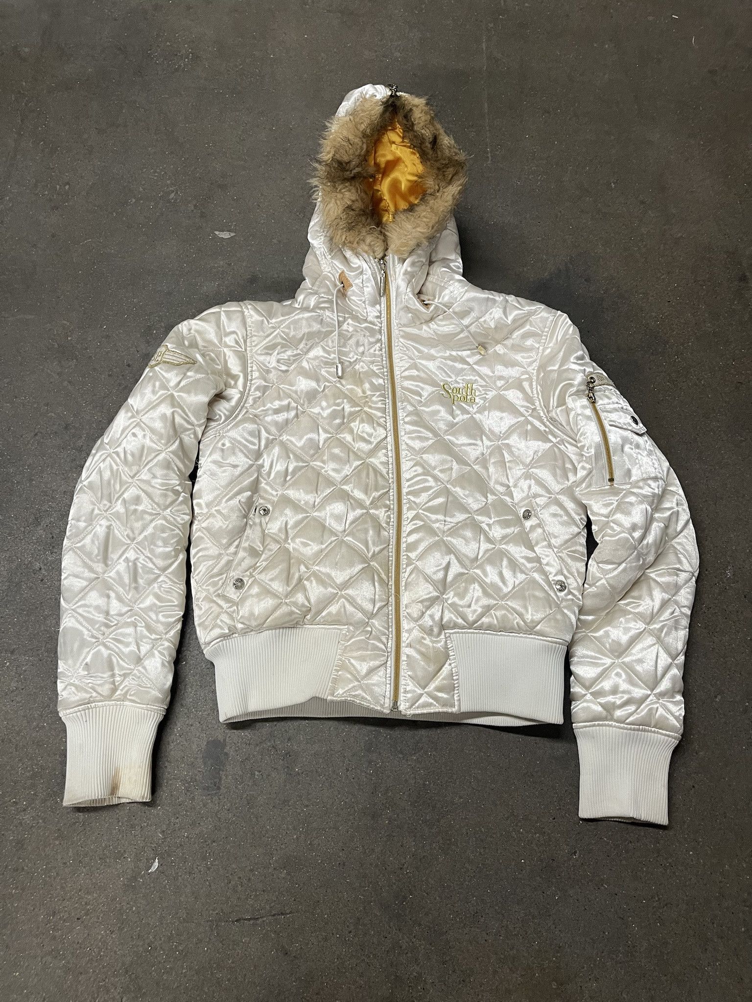 Vintage Vintage 2000s South Pole Fur Hood Quilted Jacket Size Womens L Size US L / EU 52-54 / 3 - 1 Thumbnail