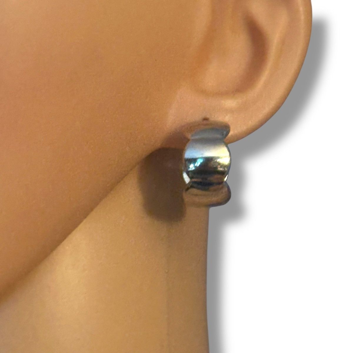 Monet Vintage Monet silver tone scalloped hoop earrings Size ONE SIZE - 3 Thumbnail