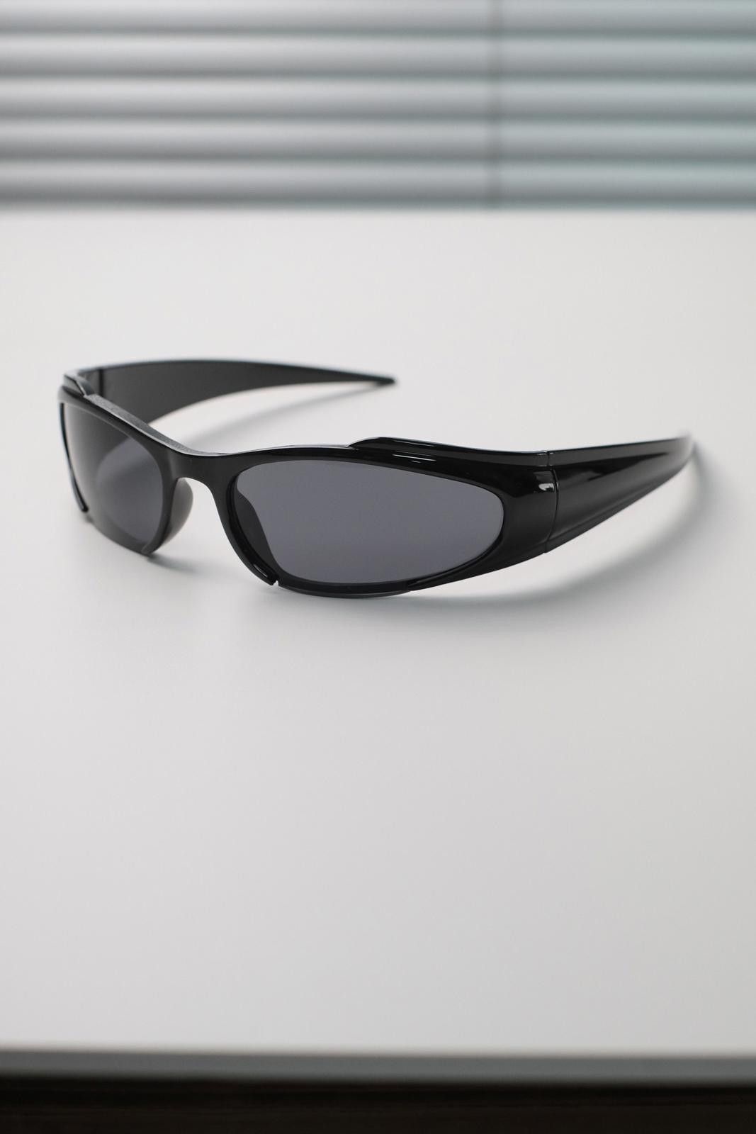 Other Rare Y2k Vtg Futuristic Cat Eye Black Sunglasses Unisex OS Size ONE SIZE - 5 Thumbnail