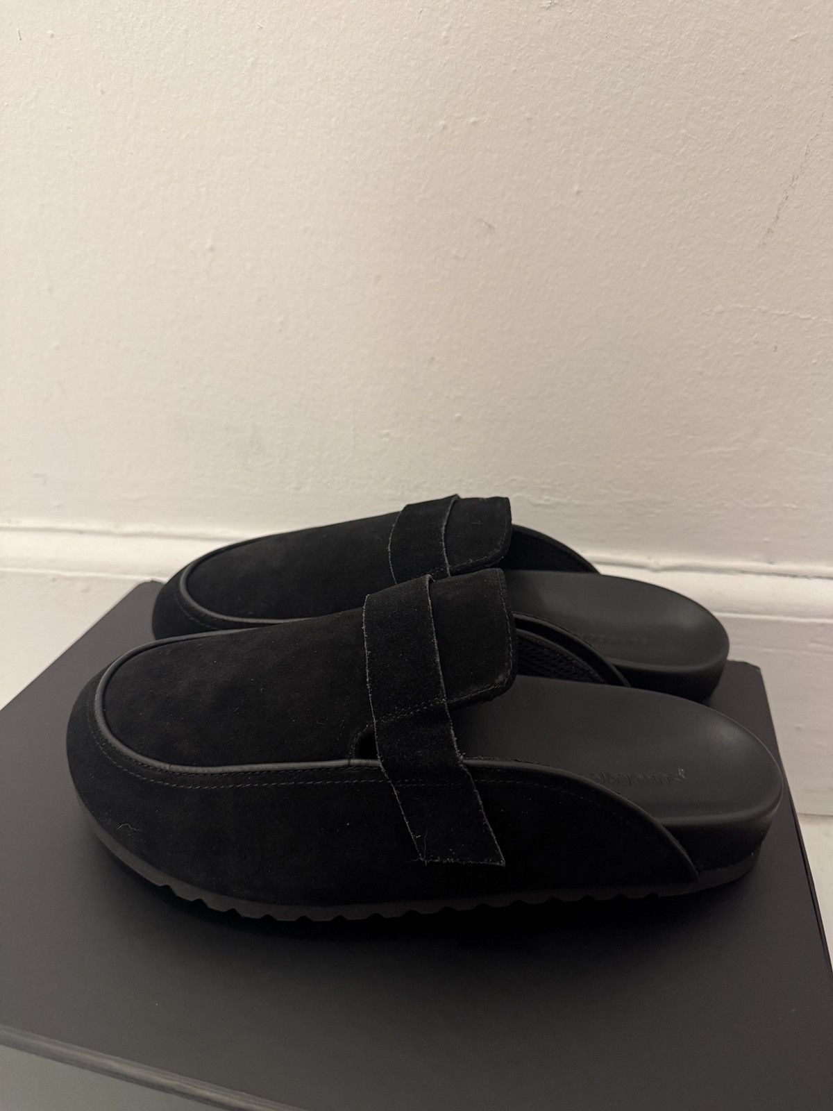 The Shoe Surgeon The Shoe Surgeon Suede Slip ons Size US 9 / EU 42 - 3 Thumbnail
