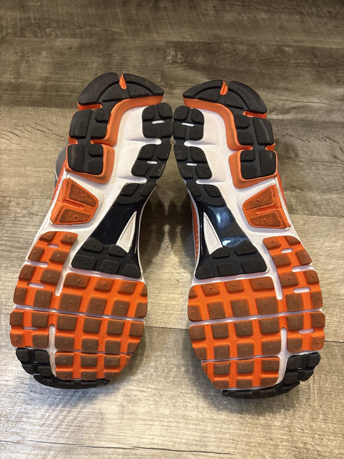 Nike Nike Zoom Vomero 5 Size US 12 / EU 45 - 6 Thumbnail