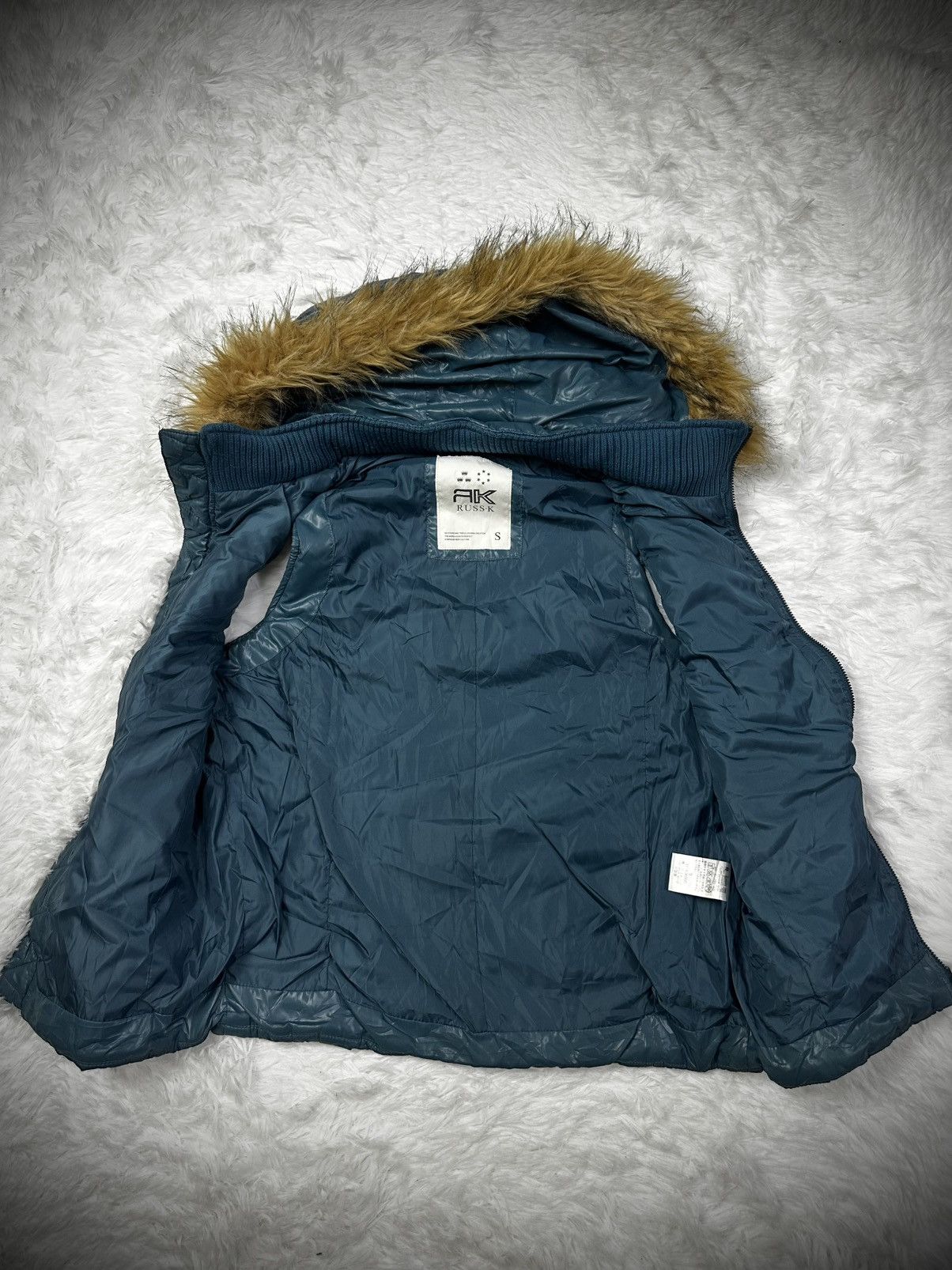 Japanese Brand 💥rare💥 japanese brand russ-k faux fur puffer vest Size US S / EU 44-46 / 1 - 6 Thumbnail