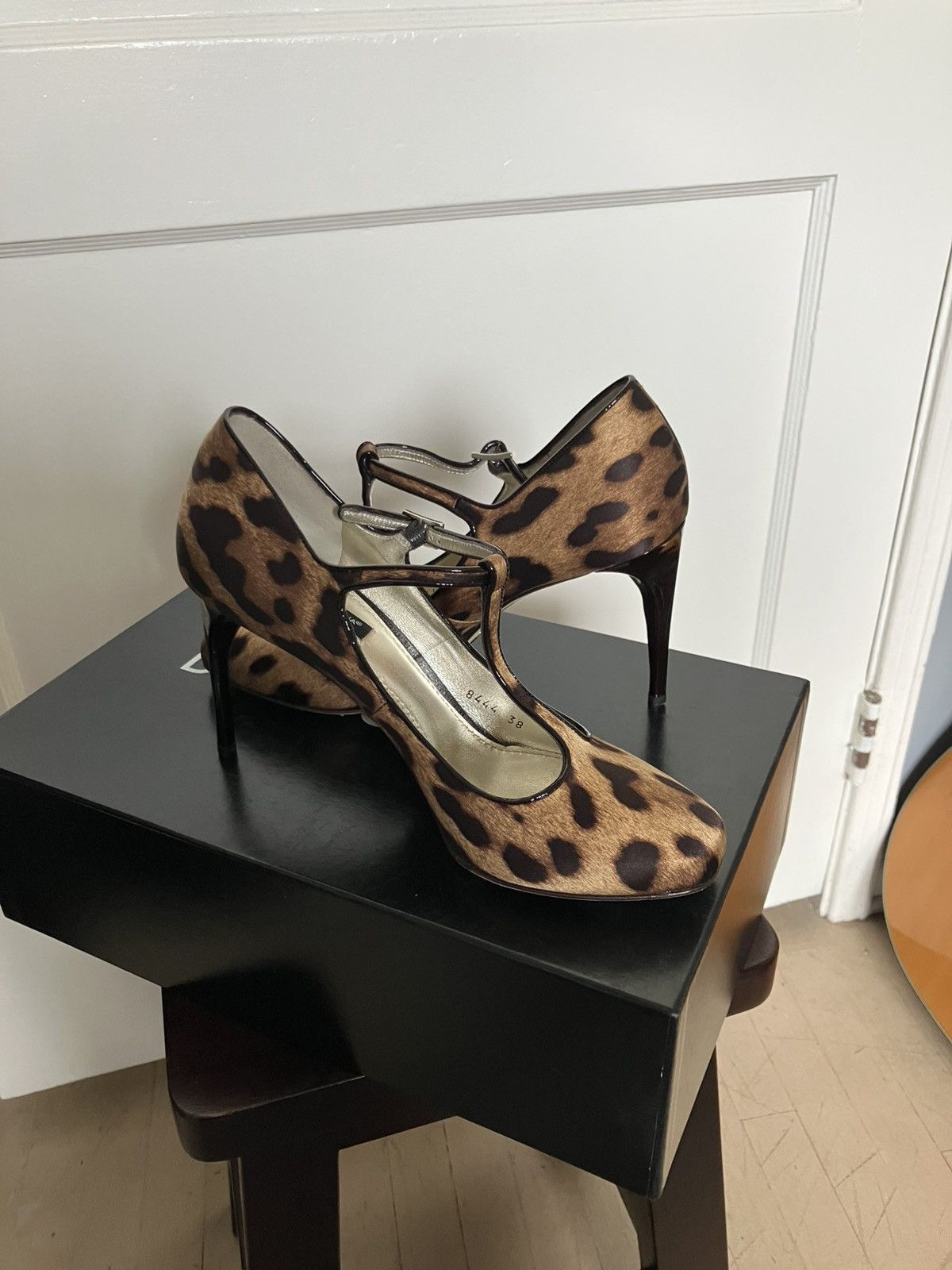 Dolce & Gabbana Dolce & Gabbana leopard print heels Size US 8 / IT 38 - 1 Thumbnail