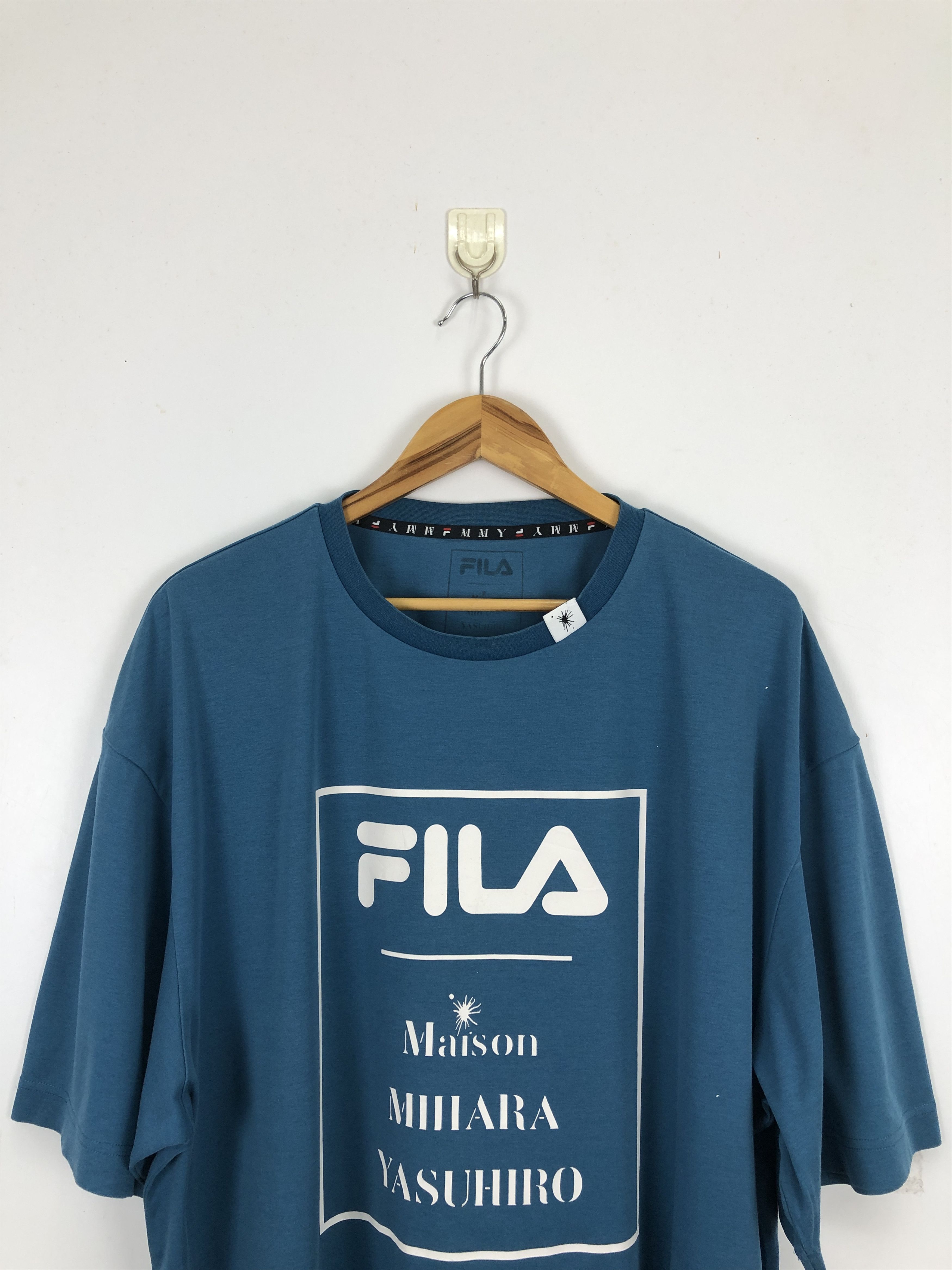 Designer × Fila × Maison MIHARA YASUHIRO Fila X Maison MiharaYasuhiro Big Logo T Shirt TA0468 Size US XXL / EU 58 / 5 - 2 Thumbnail