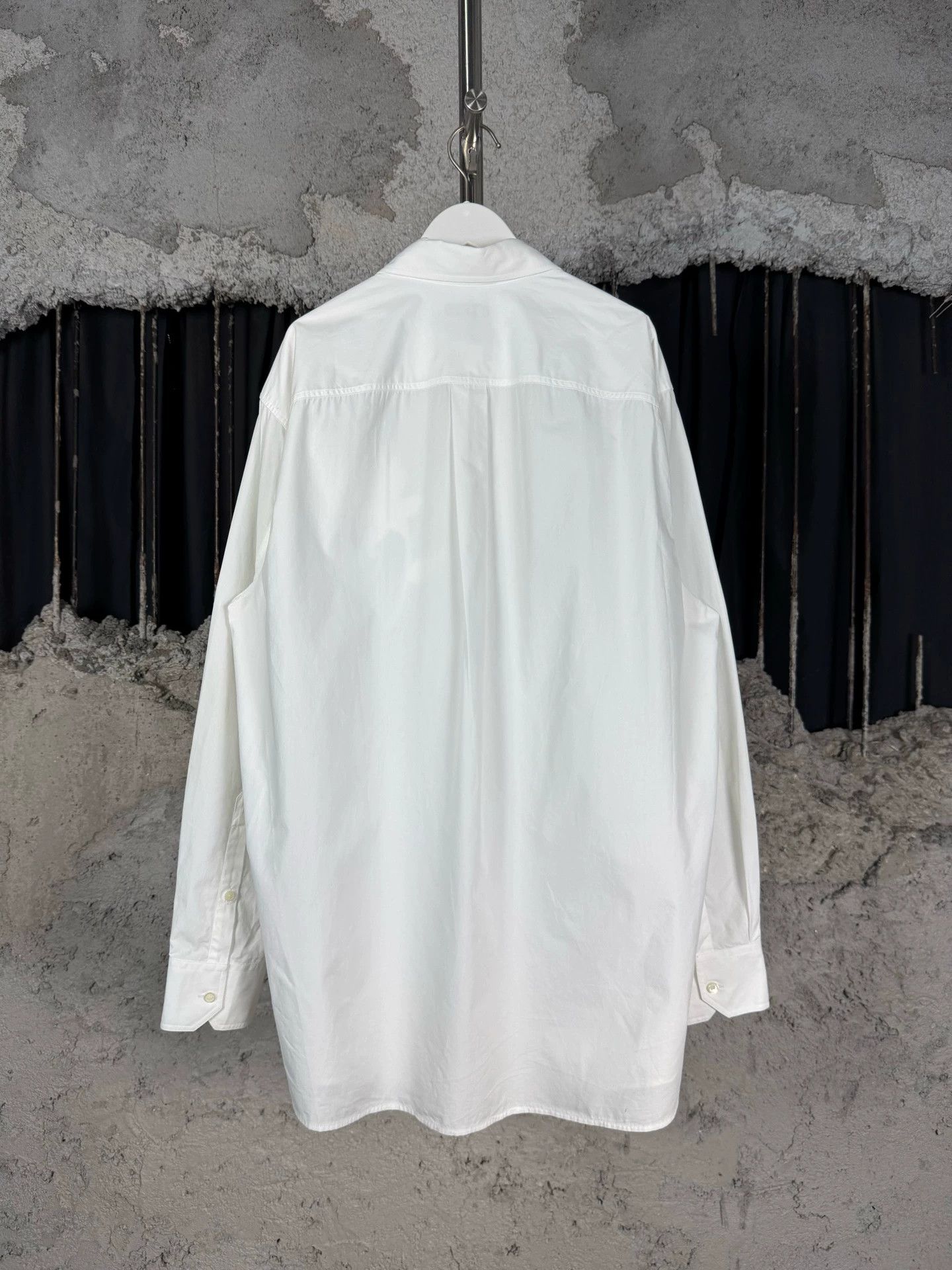 Valentino Valentino White Rose Shirt 40 Size US M / EU 48-50 / 2 - 2 Thumbnail