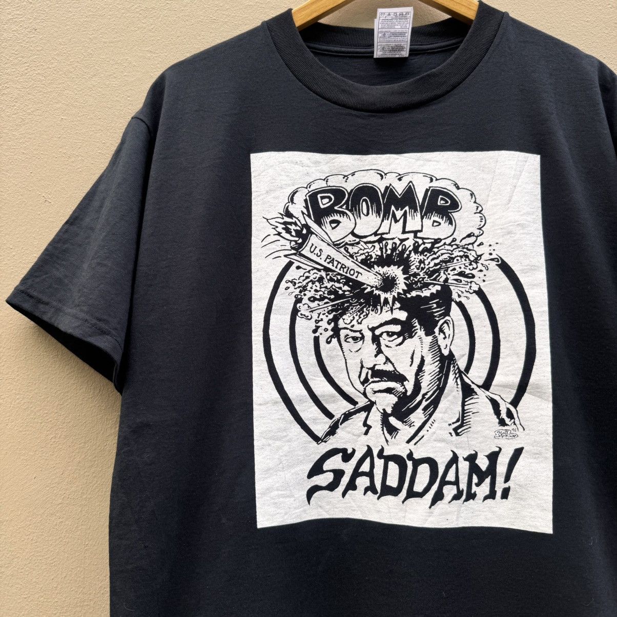Other Vintage saddam hussein tee Size US L / EU 52-54 / 3 - 2 Thumbnail