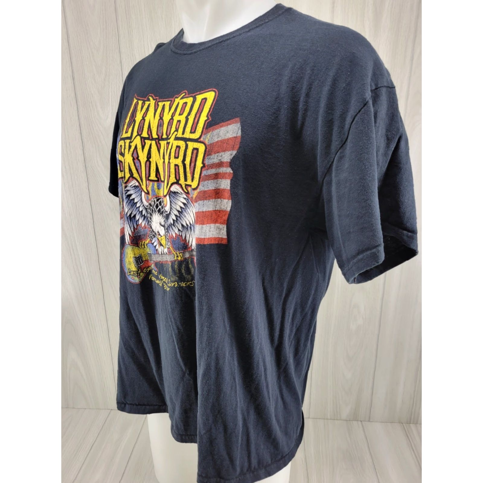 Gildan Lynyrd Skynyrd Shirt Adult XL Last of the Street Survivors Farewell Tour Mens Size US XL / EU 56 / 4 - 3 Thumbnail