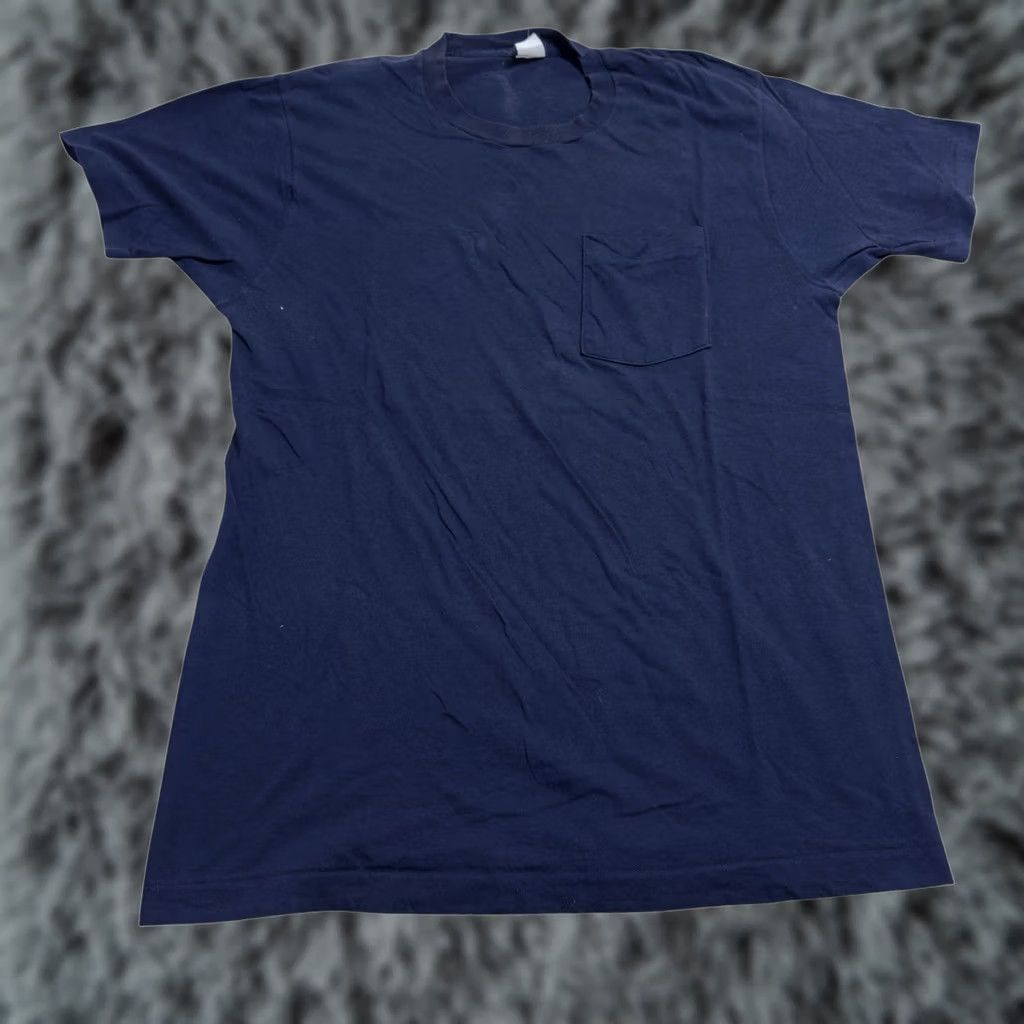 Hanes VINTAGE Hanes T-Shirt Shirt Navy 70s 80s Faded Blue Selvedge Pocket Short Sleeve Crew Neck Size L Mens Size US L / EU 52-54 / 3 - 1 Thumbnail