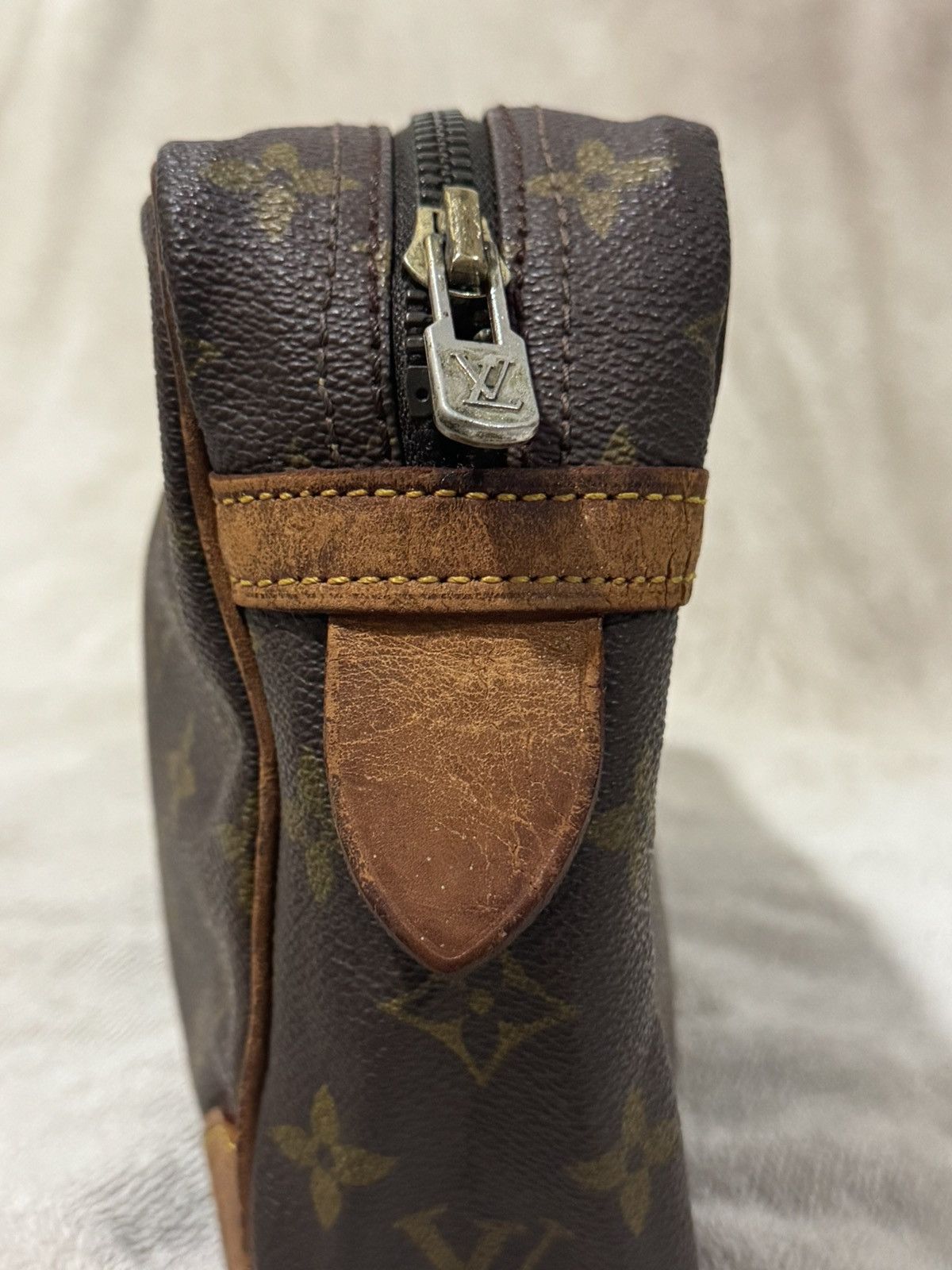 Vintage Louis Vuitton Vintage 1984 Monogram Compiegne Clutch Bag Size ONE SIZE - 6 Thumbnail