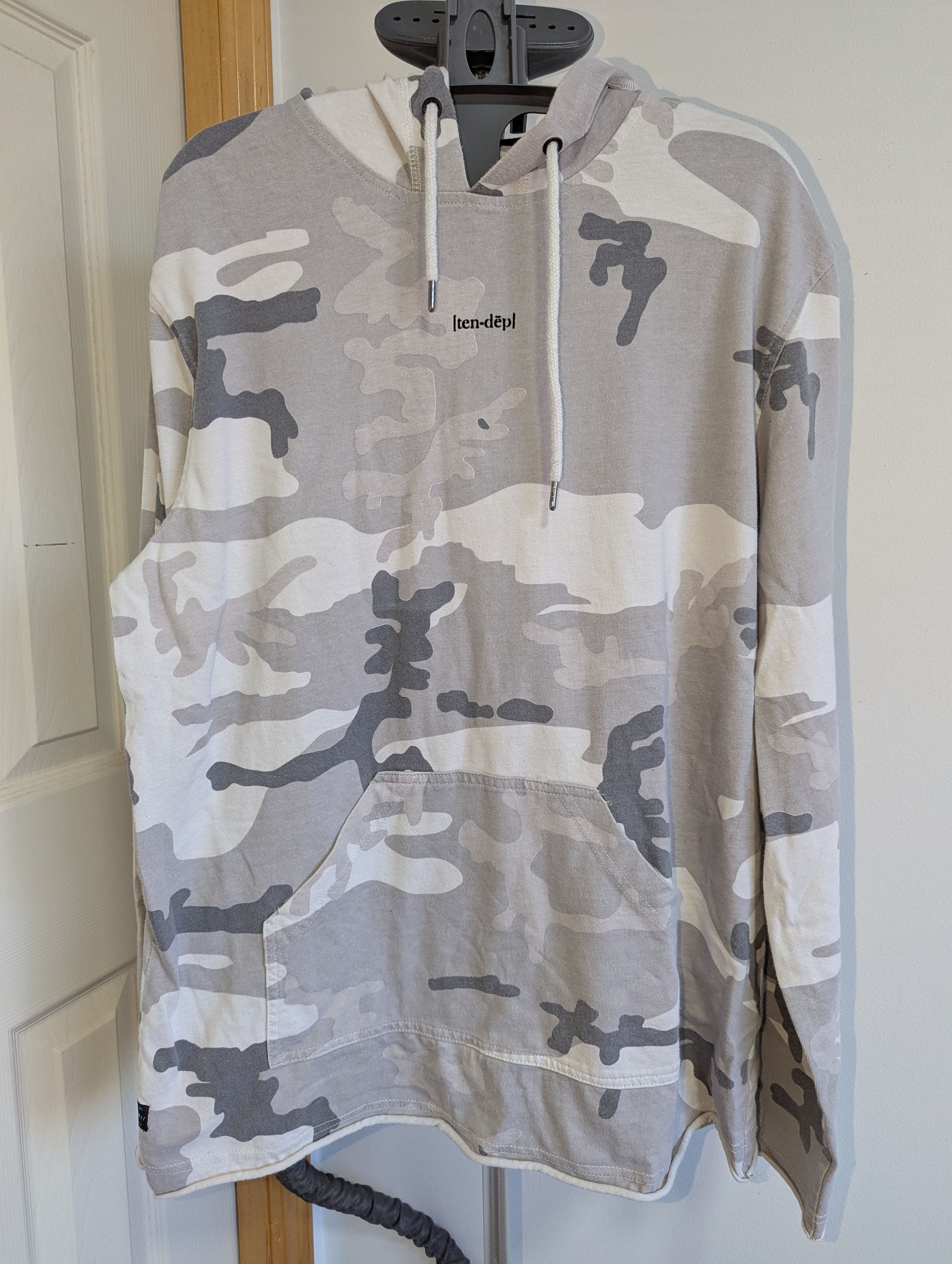 10 Deep Hooded Long Sleeve Gray Camo from 10 Deep Size US M / EU 48-50 / 2 - 1 Thumbnail