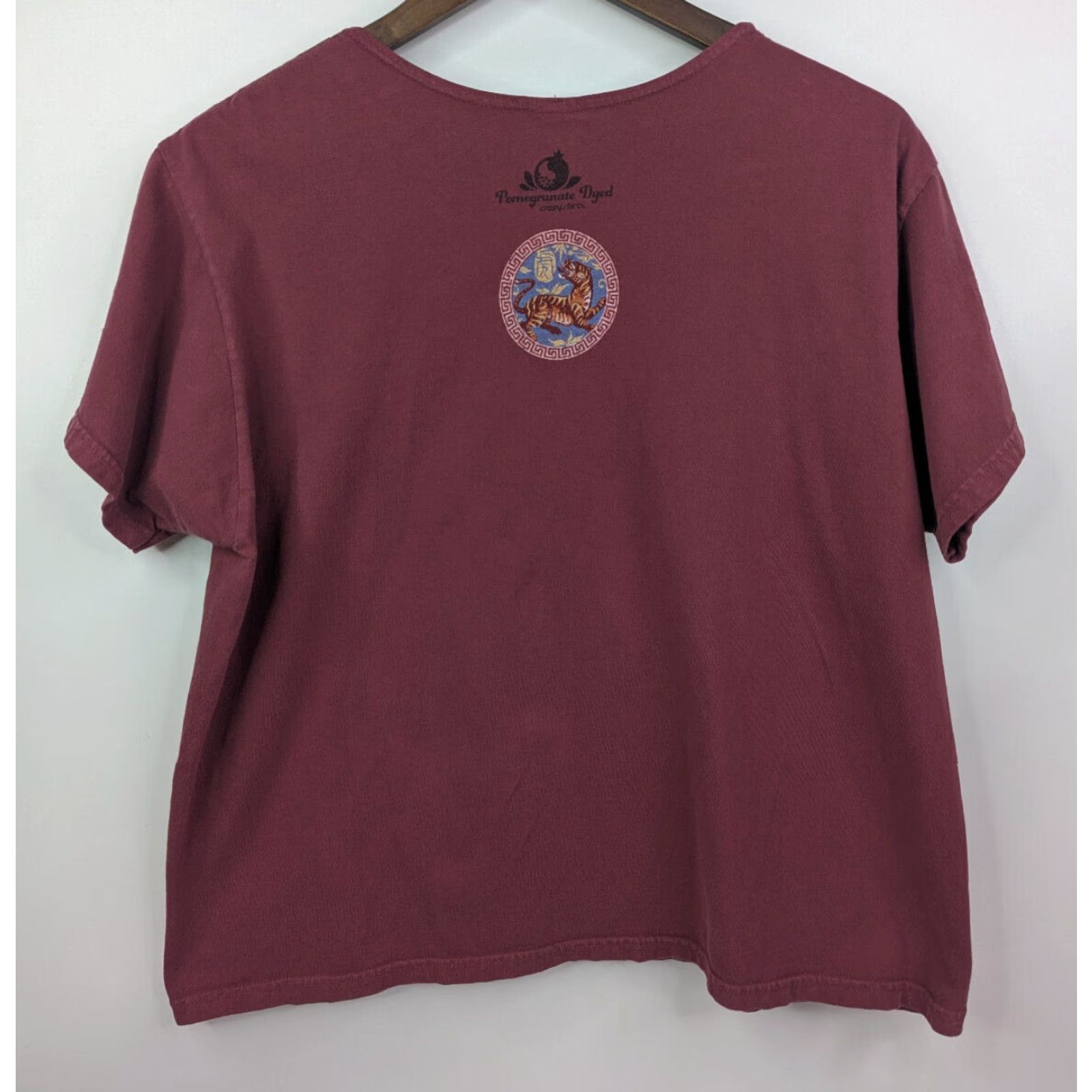 Vintage VINTAGE Crazy Shirts Shirt Unisex Adults L Red Cropped Hawaii 90s Vintage Logo Hawaiian Tropical Classic T-Shirt Mens Womens Size US L / EU 52-54 / 3 - 2 Thumbnail