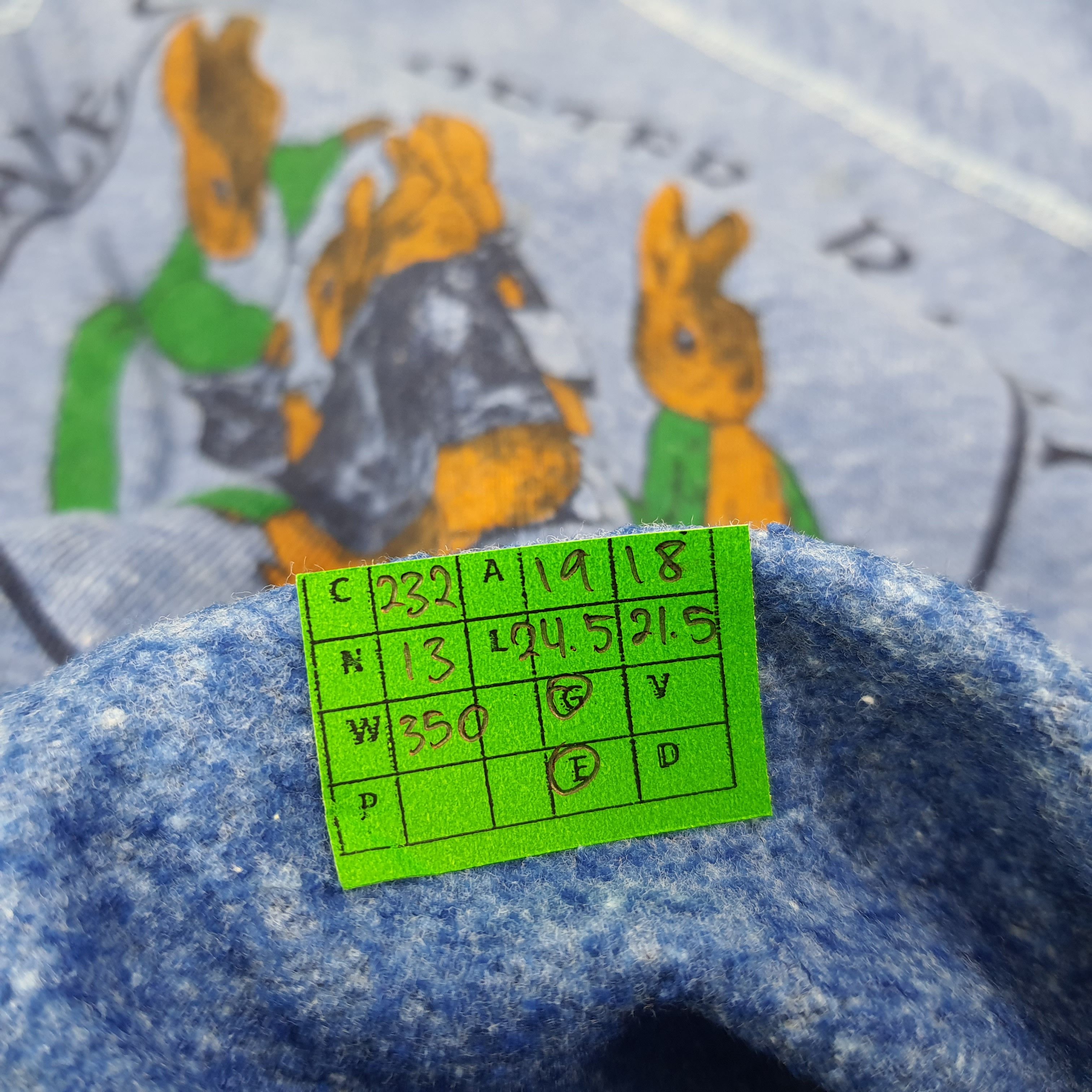 Vintage Vintage Books The Tale of Peter Rabbit Sweatshirt C232N13 Size US S / EU 44-46 / 1 - 6 Thumbnail
