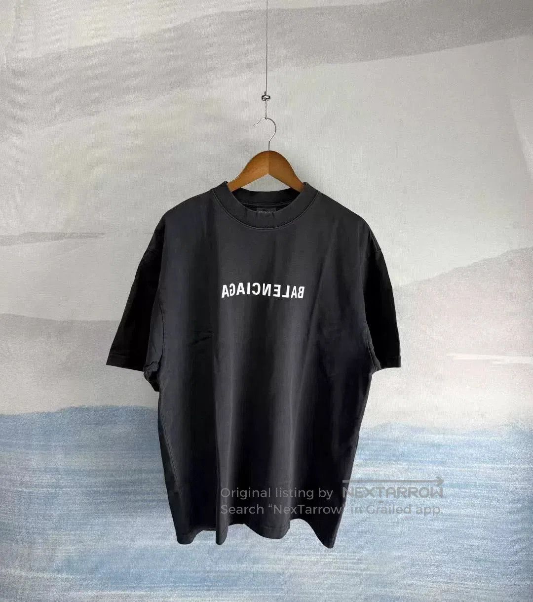 Balenciaga Balenciaga Mirror Inverted Logo Short Sleeve. Size US L / EU 52-54 / 3 - 1 Thumbnail