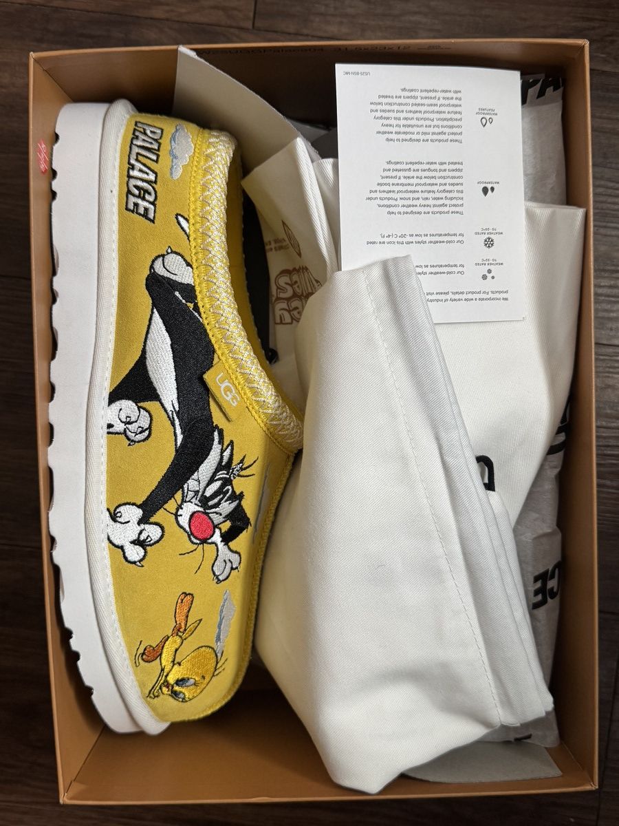 Palace × Umbro 10M / 11W PALACE UGG TASMAN SLIPPER LOONEY TUNES BLACK Size US 10 / EU 43 - 1 Thumbnail