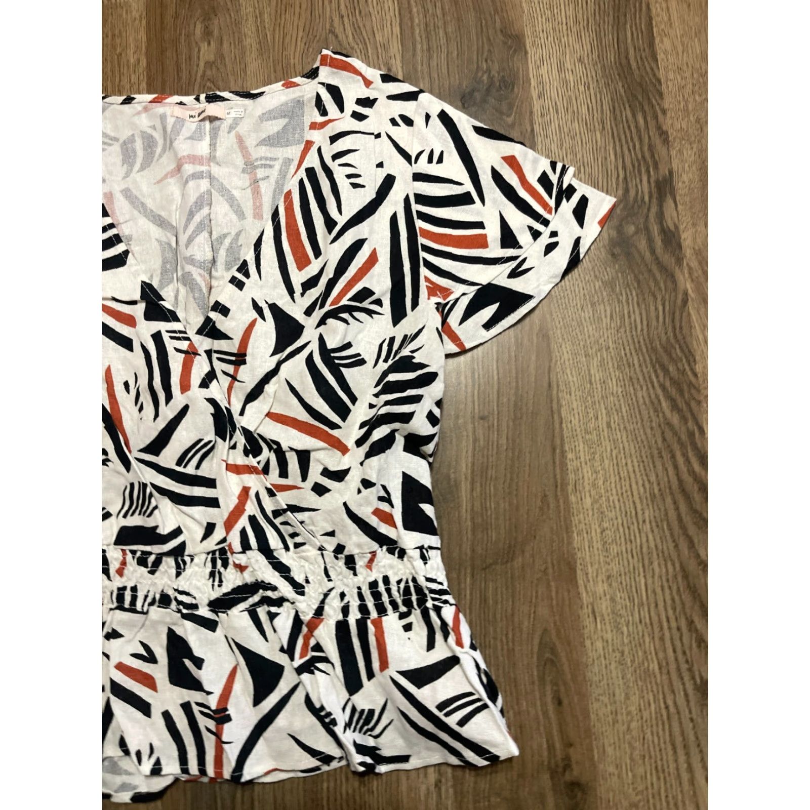 Gloverall Mi Ami Shirt Women's Medium Orange White V-Neck Allover Print Shirt Girls? Size M / US 6-8 / IT 42-44 - 4 Thumbnail