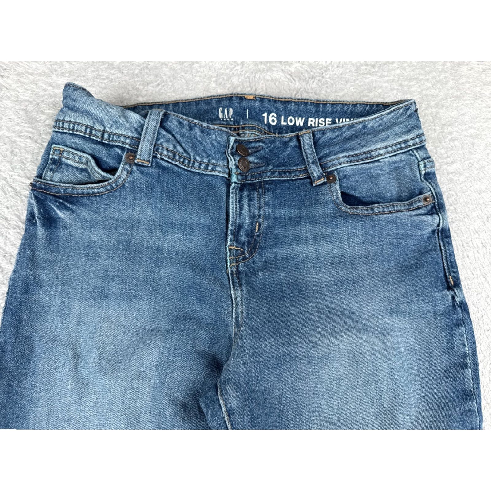 Gap Gap Jeans Girls 16 Blue Denim Bootcut 26x30 Regular Mid Rise Vintage-Adjacent Cotton Blend 5-Pocket Denim Jeans Womens Boys? Size 38" / US 16 / IT 52 - 4 Thumbnail