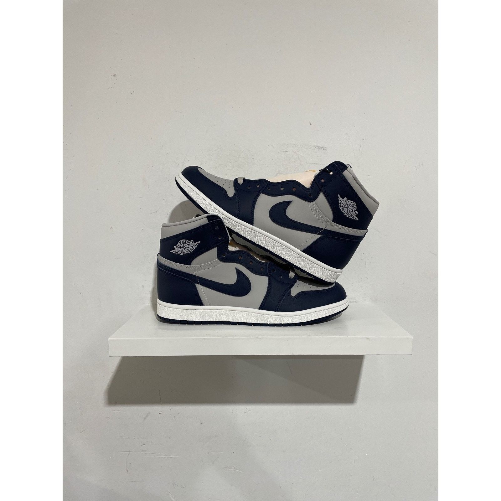 Nike NIKE JORDAN 1 HIGH '85 GEORGETOWN SIZE 10 NEW Size US 10 / EU 43 - 1 Thumbnail