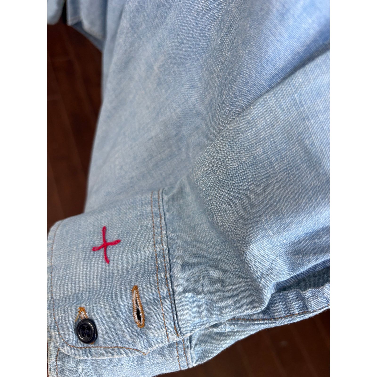 Levi's Levi’s Embroidered Denim Button Down Shirt L Size US L / EU 52-54 / 3 - 6 Thumbnail
