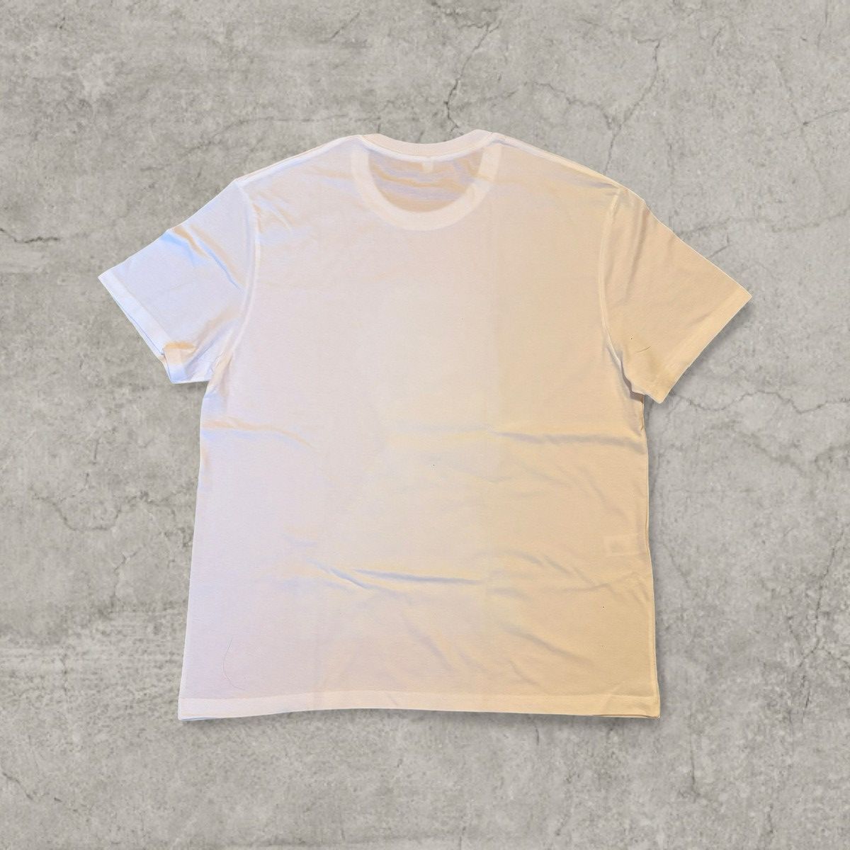 Japanese Brand Vintage style tshirt in white, 90s Brad Pitt. Size L Size US M / EU 48-50 / 2 - 3 Thumbnail