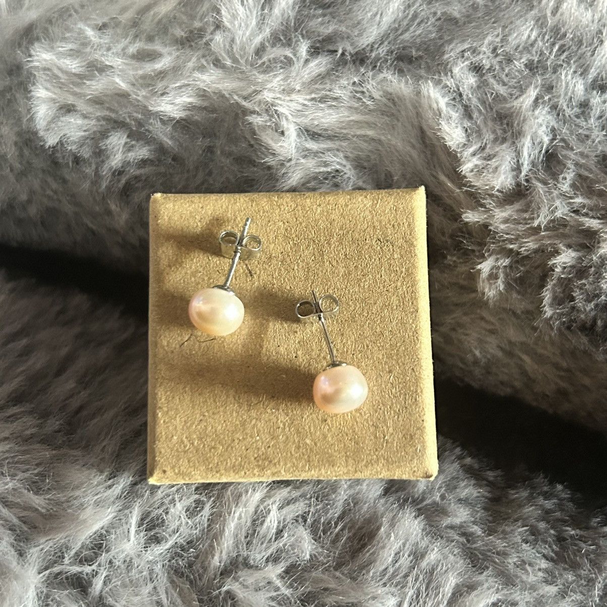 Handmade Genuine powder rose fresh water pearl post stud earrings Size ONE SIZE - 2 Thumbnail